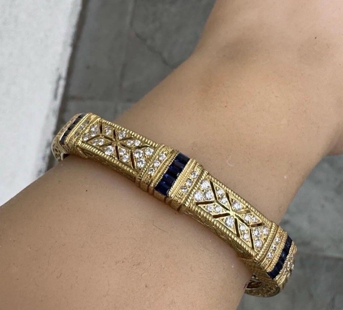 Bracelet manchette en or 18K avec diamants et saphirs 49.3 Gr NR


Environ 2 carats de diamants et de saphirs au total

