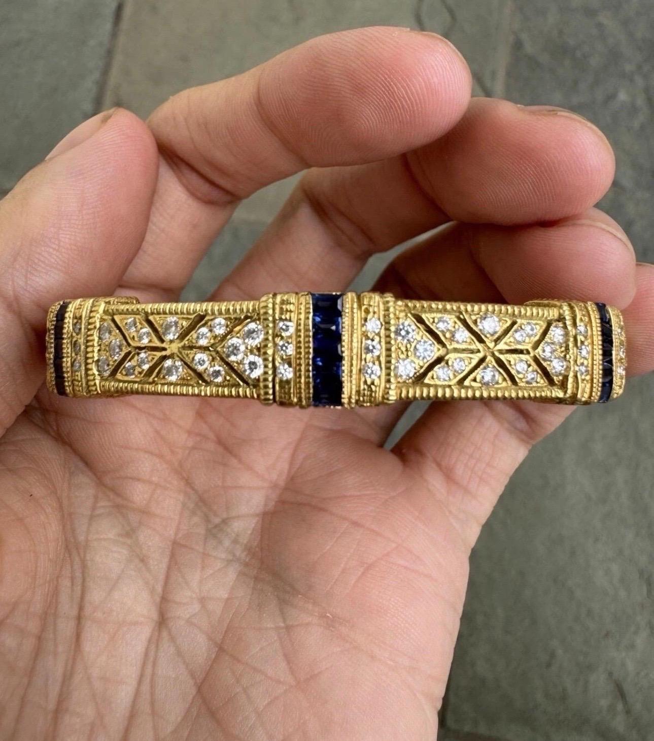 Taille ronde Diamant et saphir Estate en or 18 carats  Bracelet manchette 49.3 Gr NR en vente
