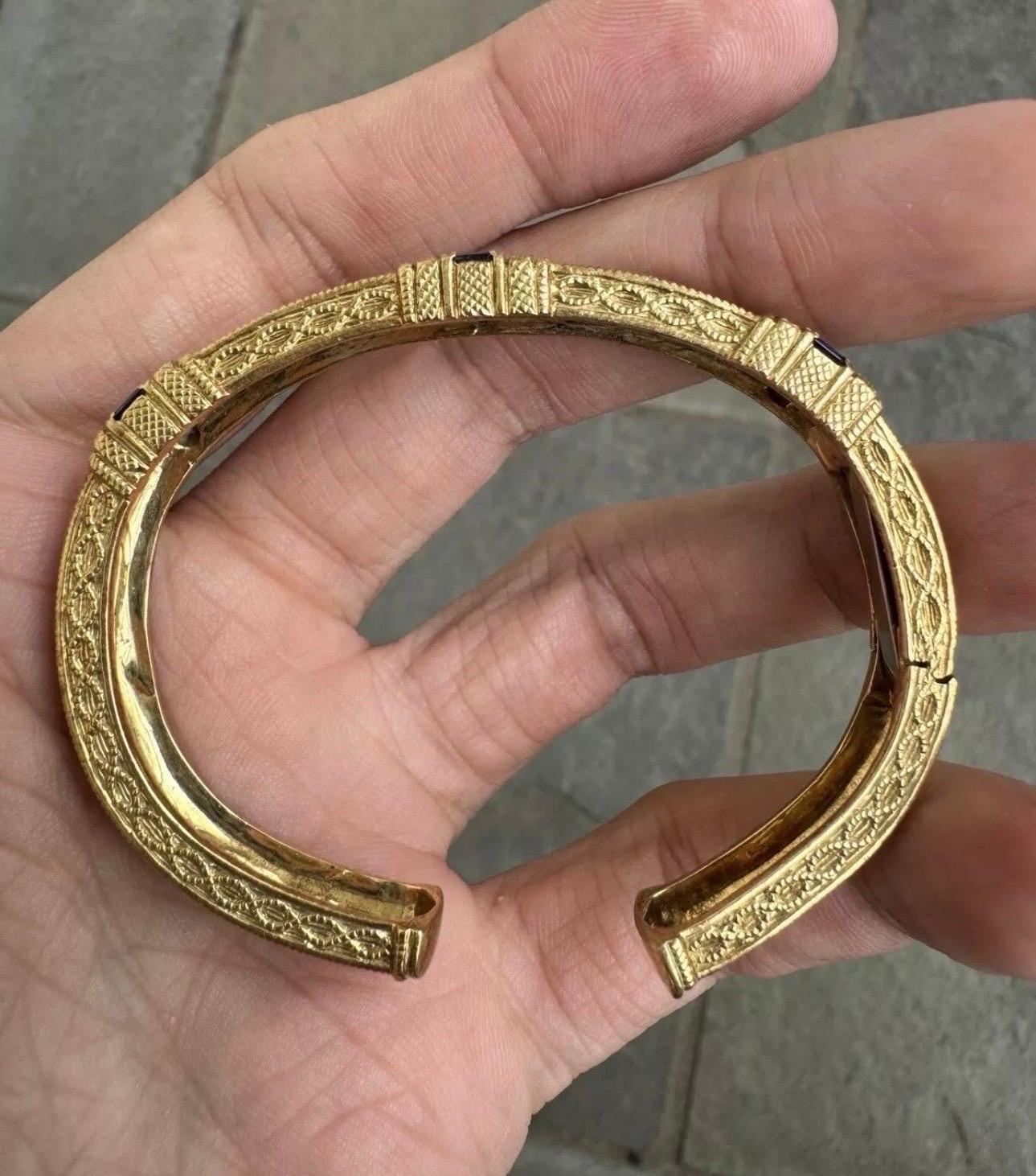 Diamant et saphir Estate en or 18 carats  Bracelet manchette 49.3 Gr NR Excellent état - En vente à West Hollywood, CA
