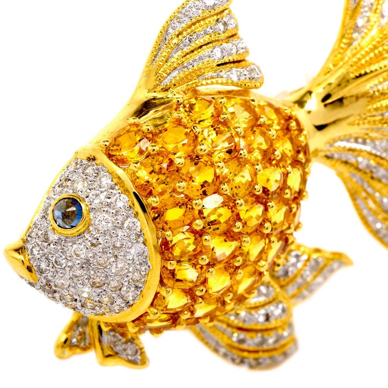 Estate Diamond Yellow Sapphire Gold Fish 18K Gold Cluster Brooch Pin In Excellent Condition For Sale In Miami, FL