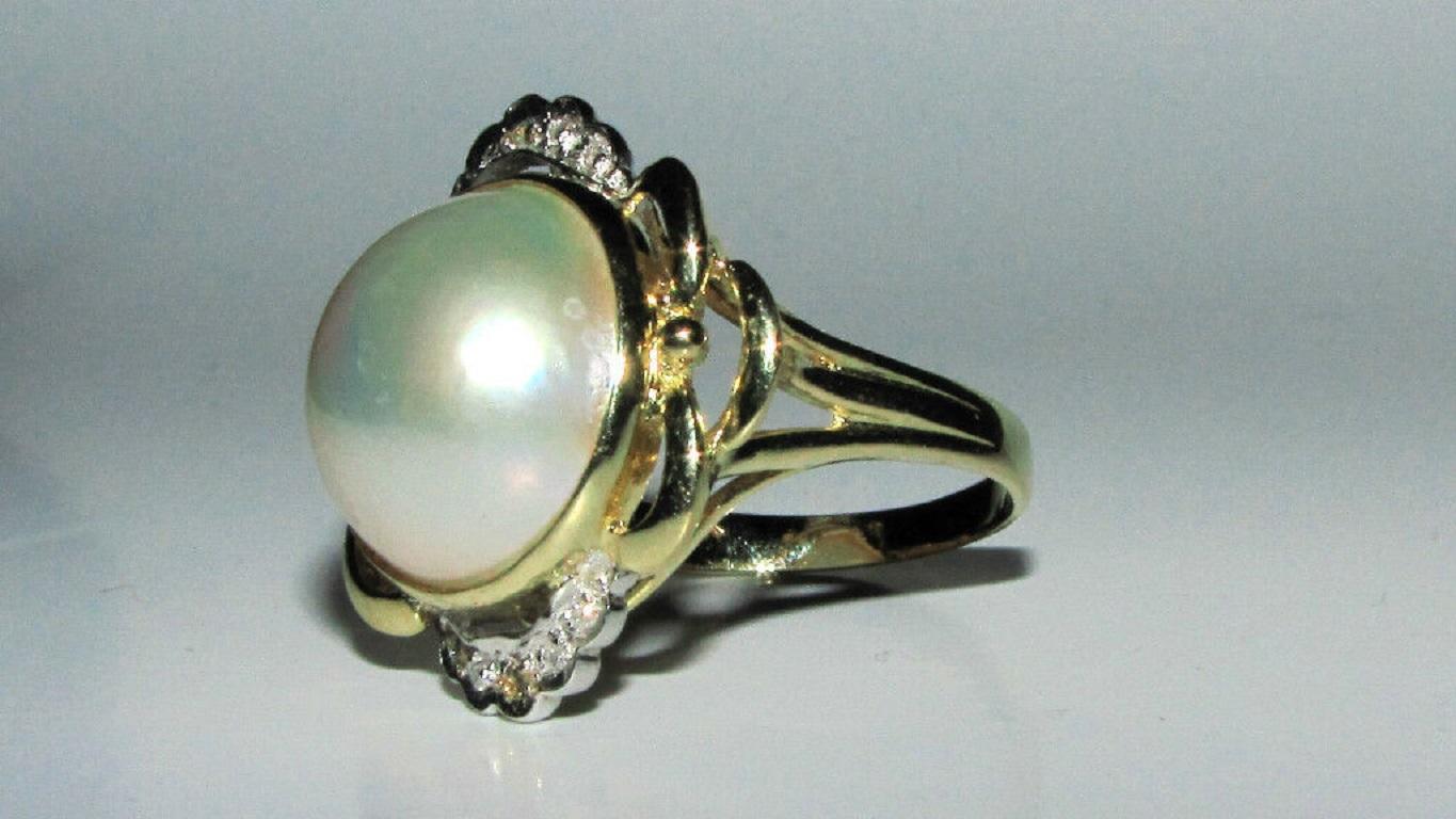 Estate Diamonds Mabe Pearl Cocktail Ring 14 Karat In Excellent Condition In New York, NY