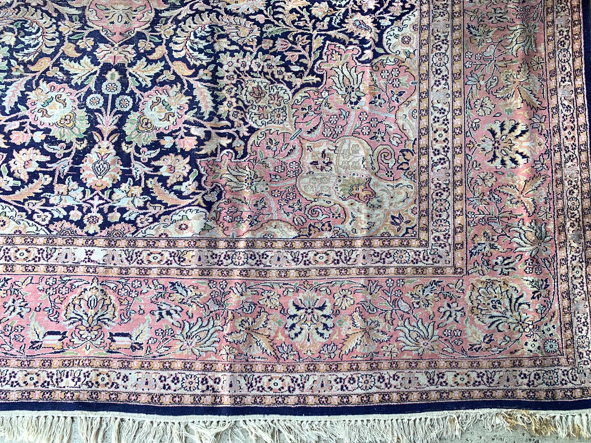 Asiatico Kashmar di seta invecchiata di proprietà in vendita