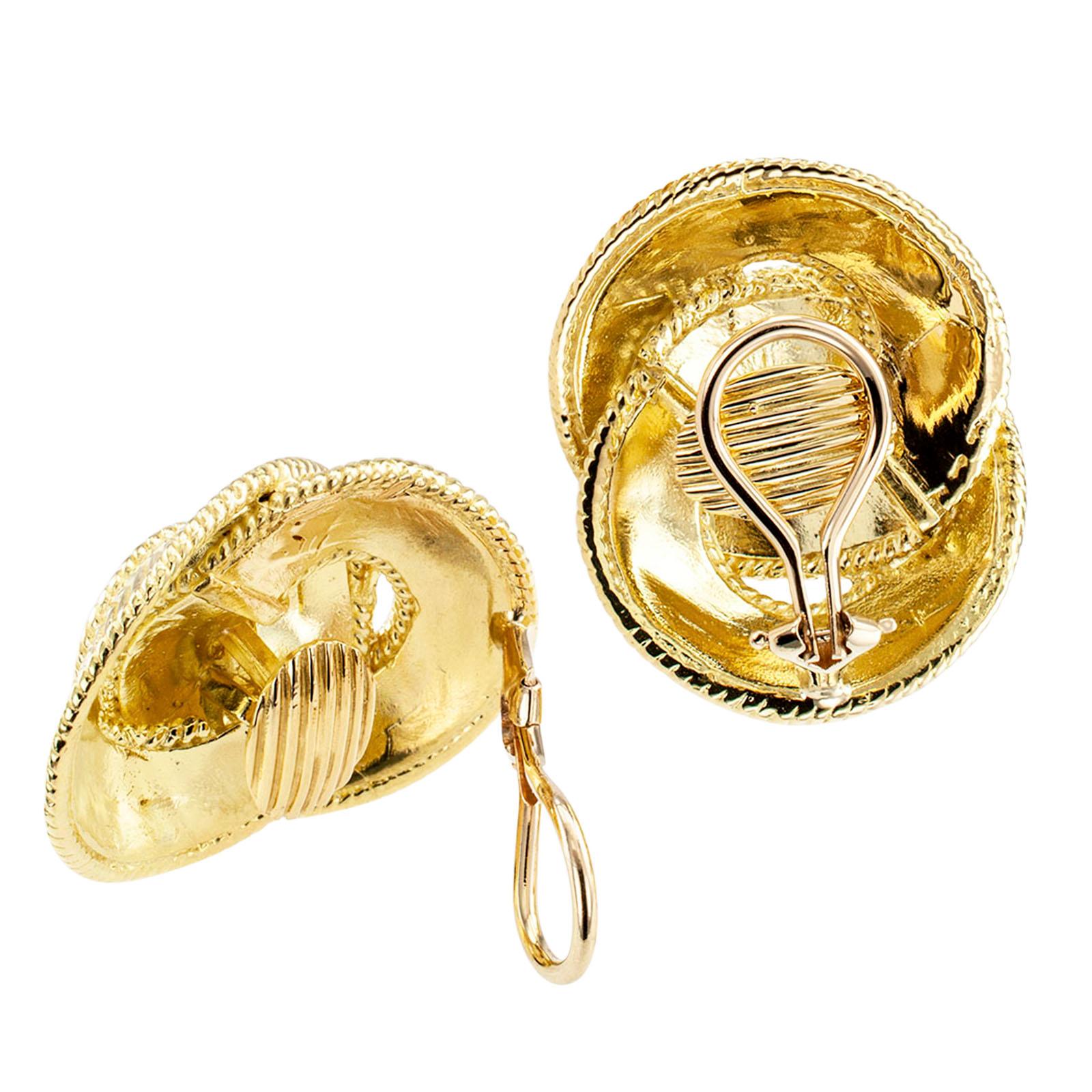 Estate Double Knot Yellow Gold Clip-On Earrings im Zustand „Gut“ in Los Angeles, CA