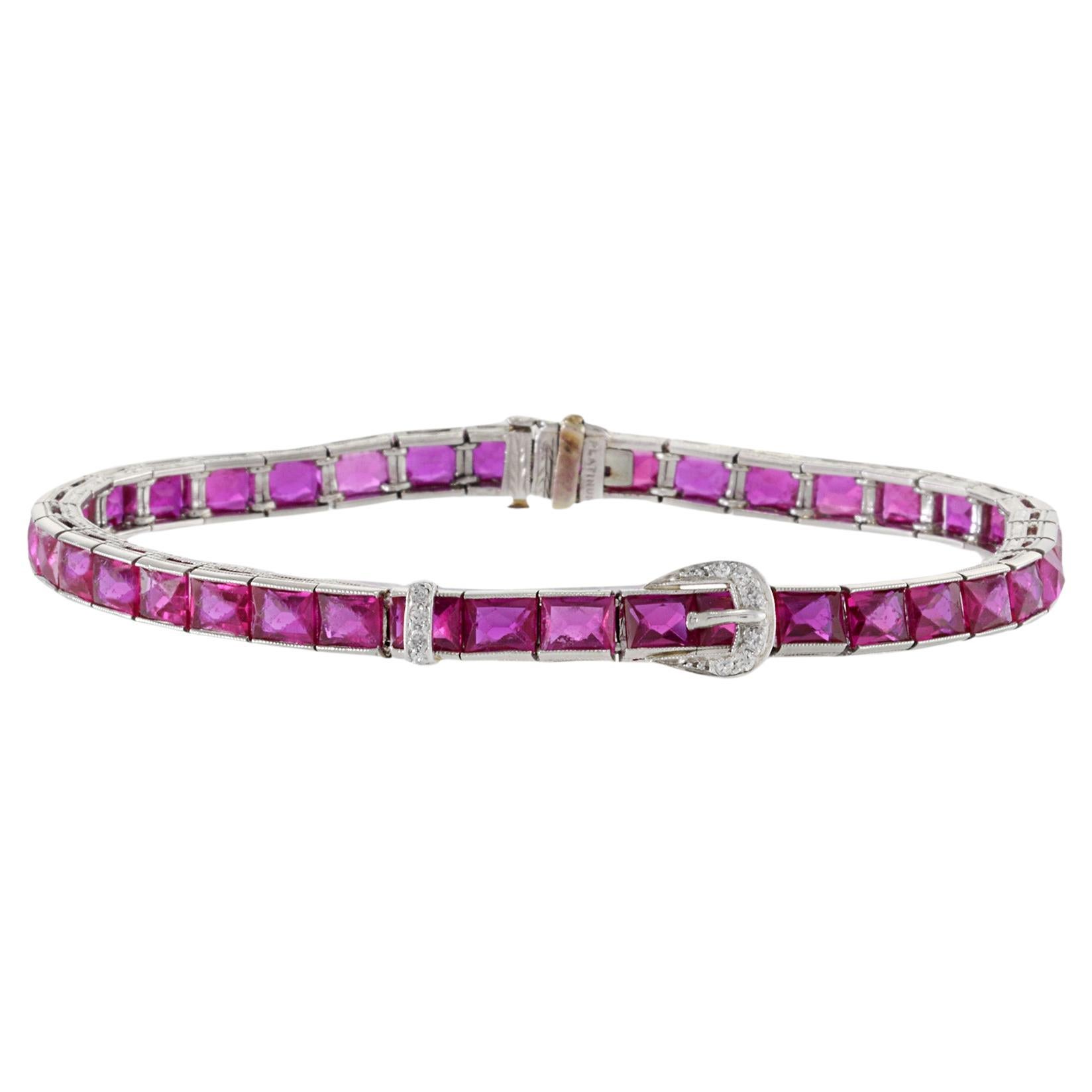 Nachlass Edwardianische Ära Platin Diamant und facettierte Synthetisches Rubin Schnalle-Armband im Angebot