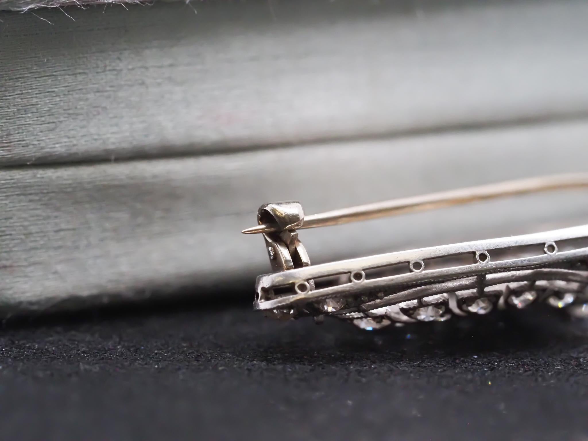 Broche Estate Edwardian Navette de Platino Antiguo Diamante Europeo en Bueno estado para la venta en Hicksville, NY