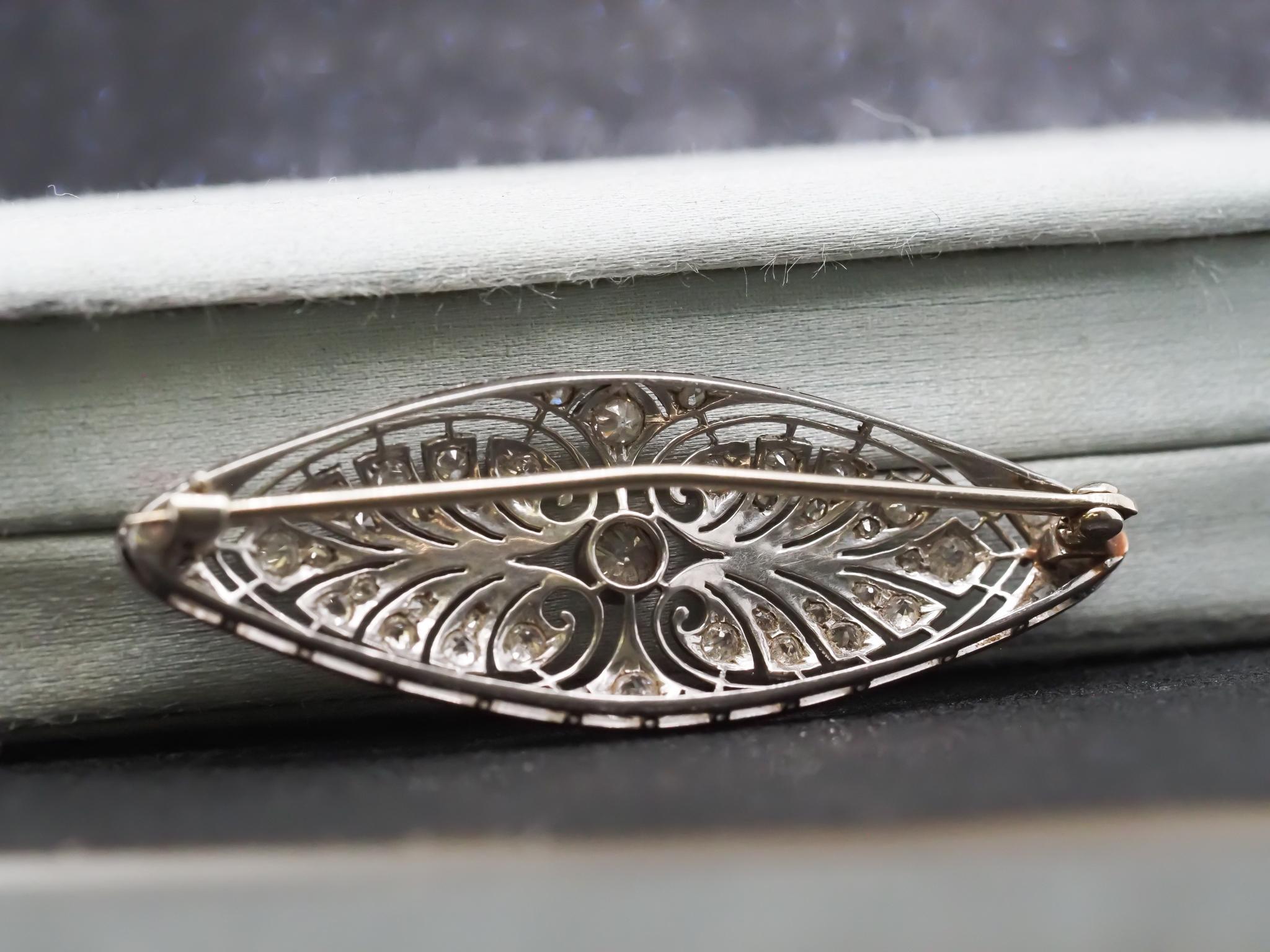 Broche Estate Edwardian Navette de Platino Antiguo Diamante Europeo en venta 1