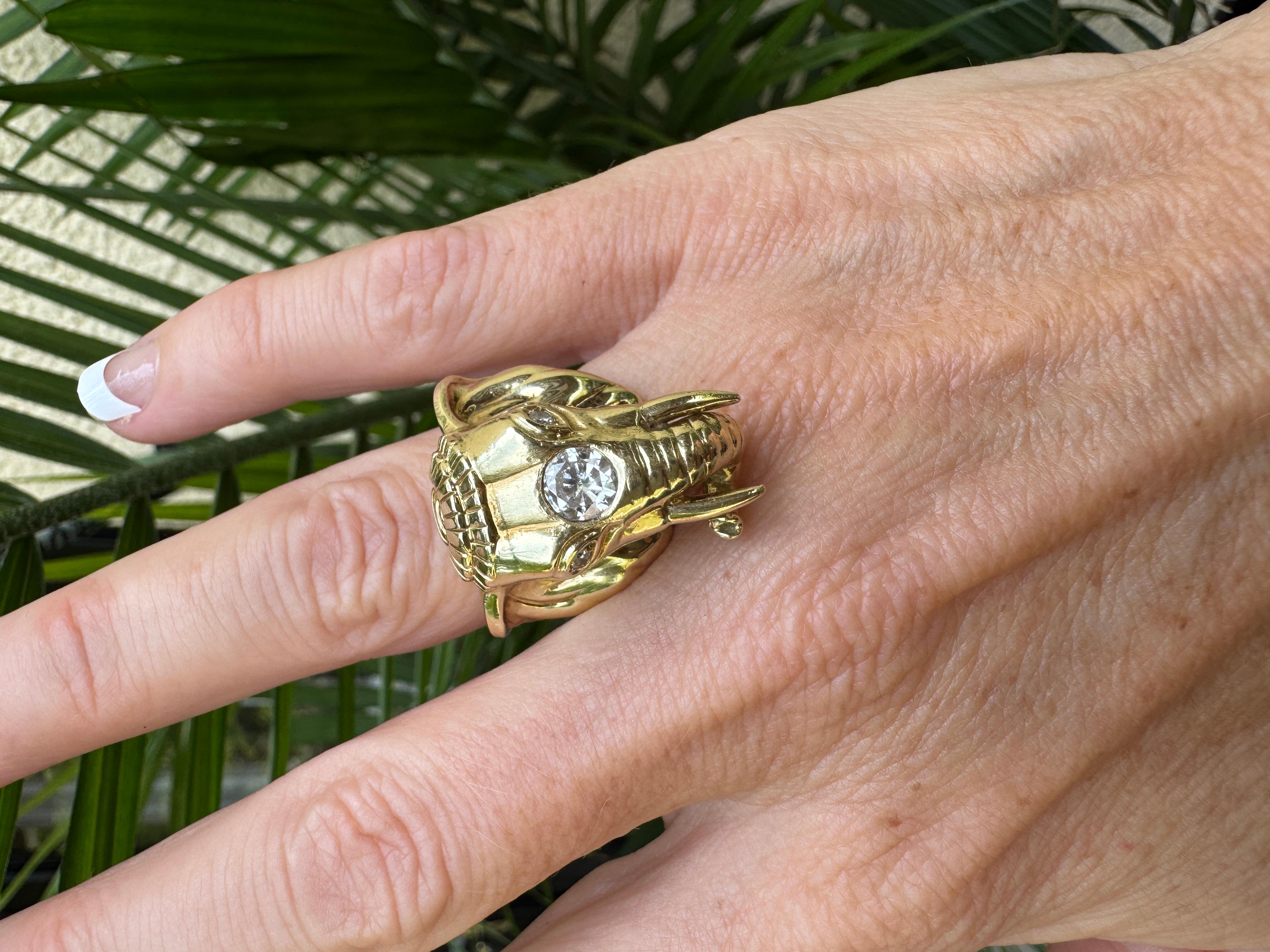 Bague Estate, 3 diamants ronds à taille brillante 0.64 cttw  H-I SI1-I1 #Poids Estimé, Or Jaune 14K 20.87g 

Type de bijoux : Bague
Type de métal : Or jaune 14K
Métal Poids : 20.87 grammes
Taille de la bague : 8.5
Marque : Estate
Période : Circa
