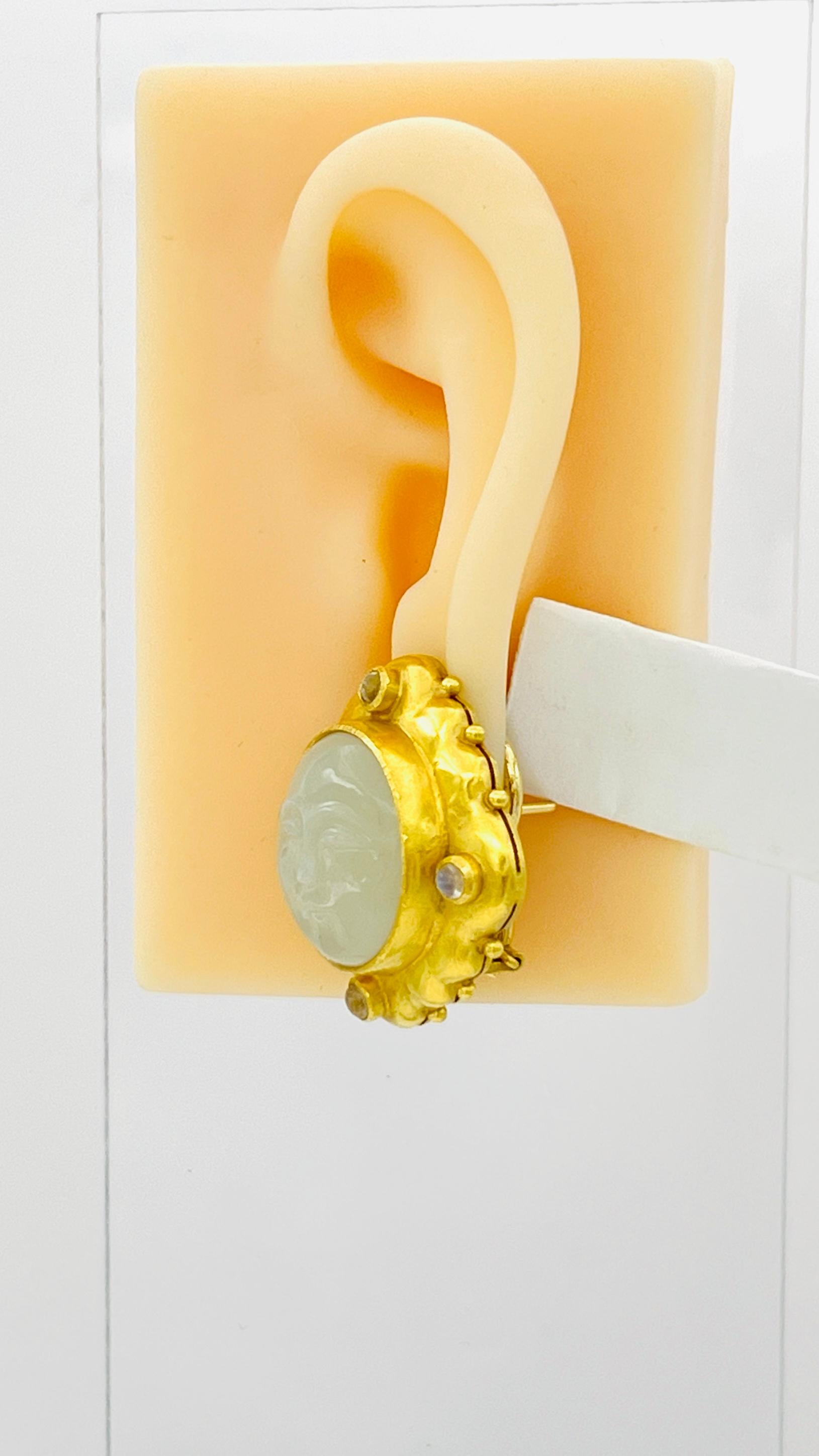 Estate Elizabeth Locke Moon Earrings in 18K Yellow Gold In New Condition In Los Angeles, CA