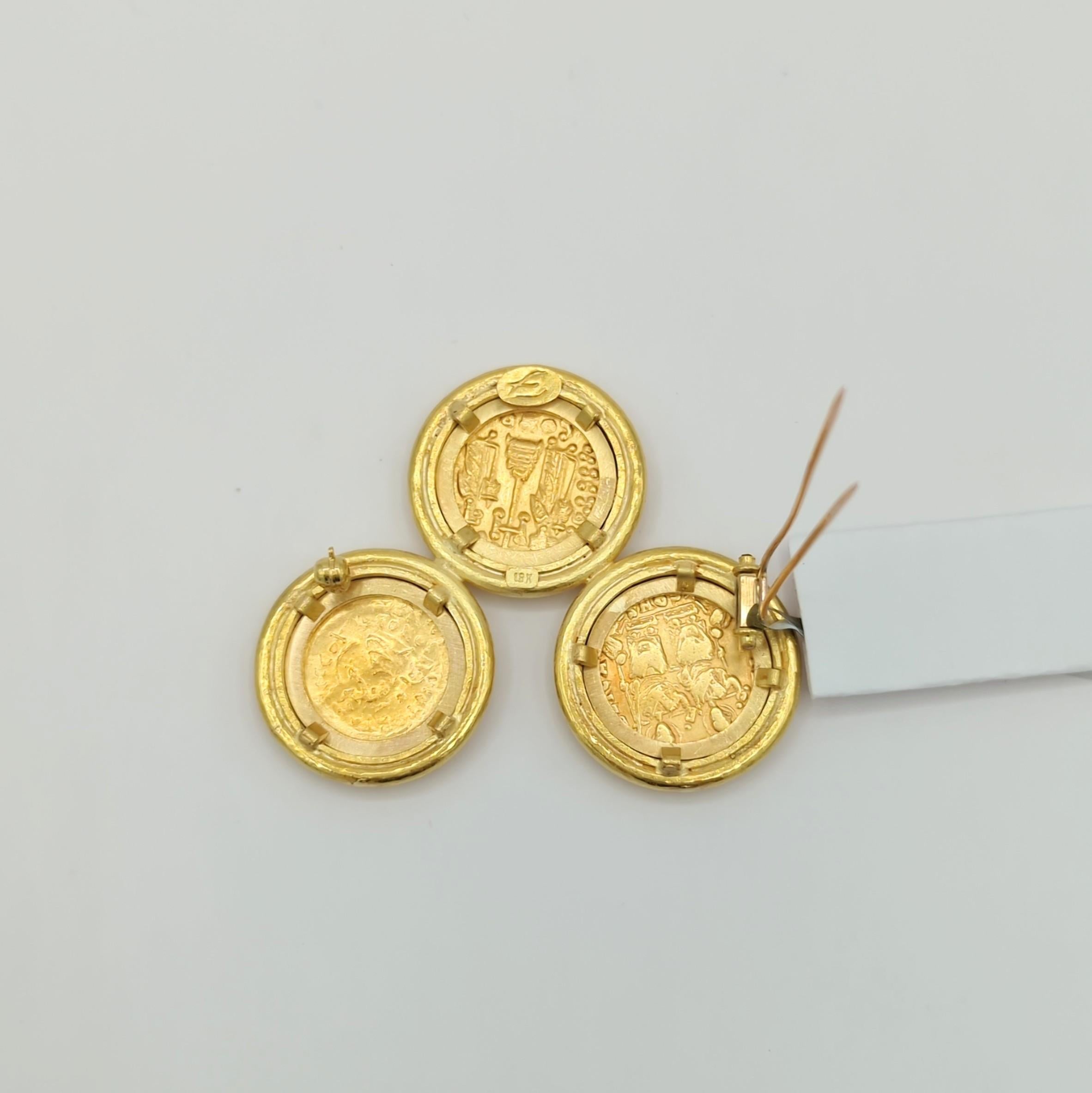 Women's or Men's Estate Elizabeth Locke Three Coins Brooch in 18K Yellow Gold For Sale