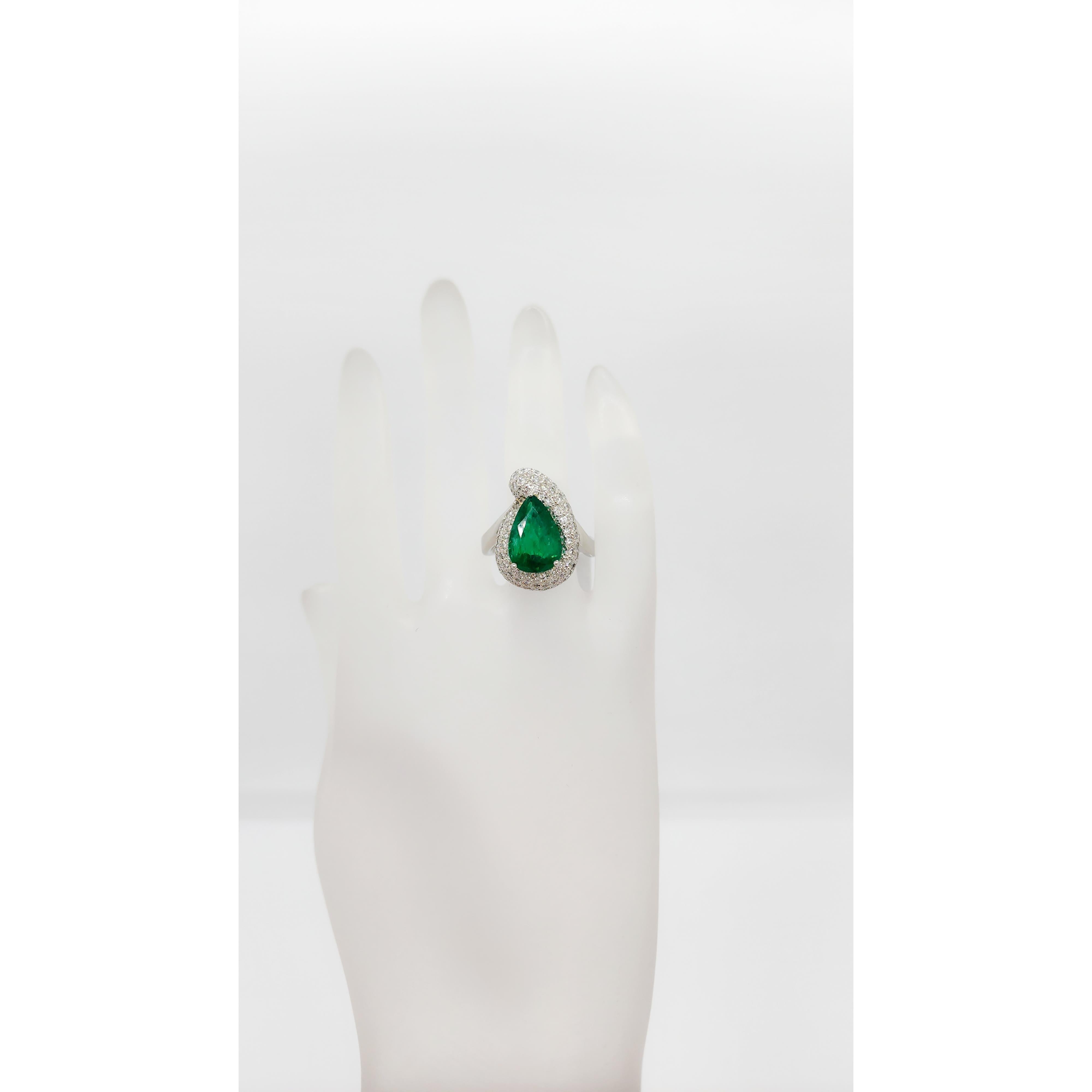Women's or Men's Emerald and Diamond Cocktail Ring in Platinum For Sale