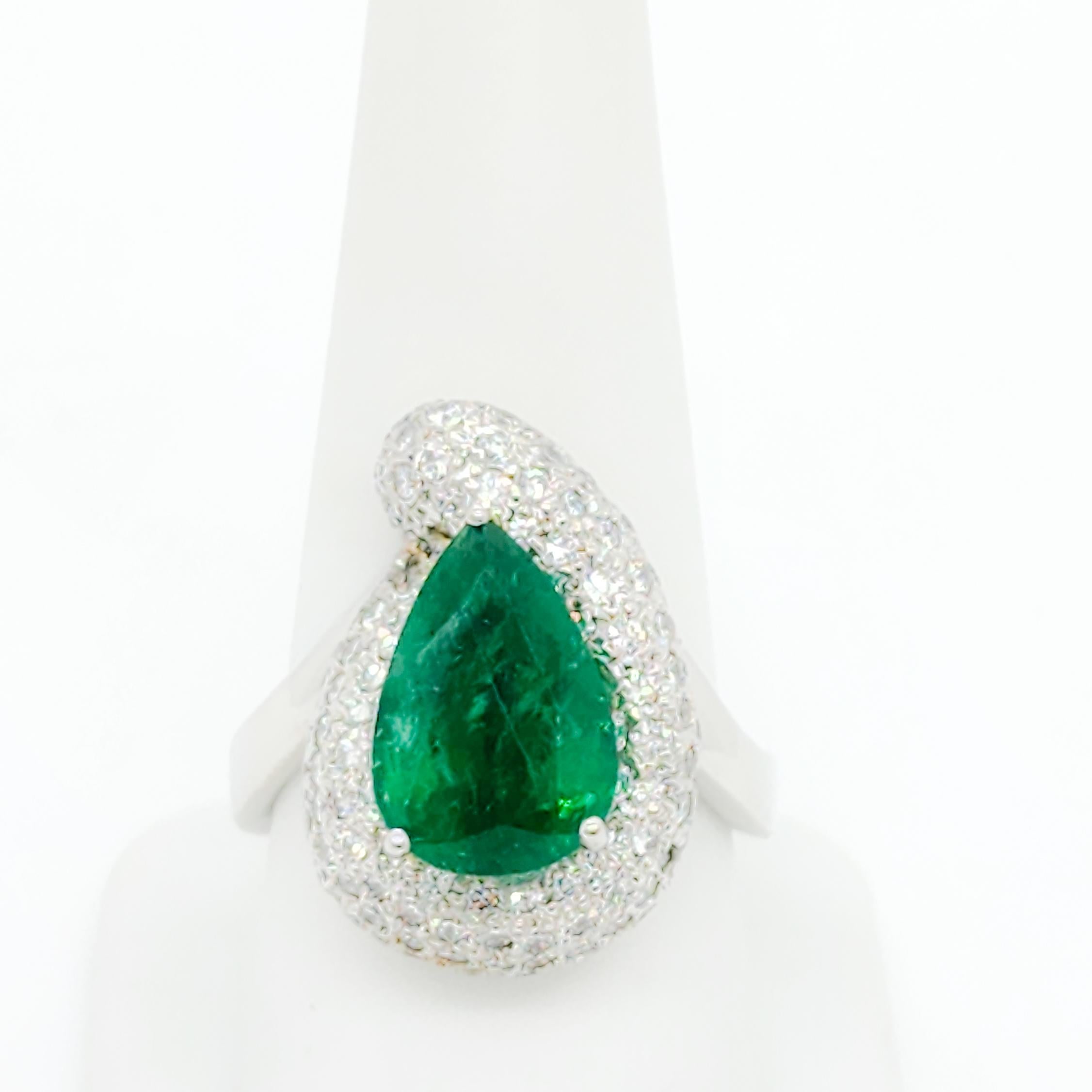 Emerald and Diamond Cocktail Ring in Platinum For Sale 2