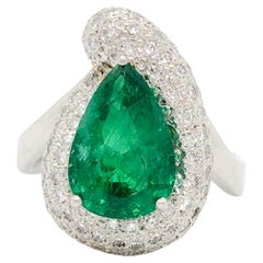 Cocktail-Ring aus Platin mit Smaragd und Diamant
