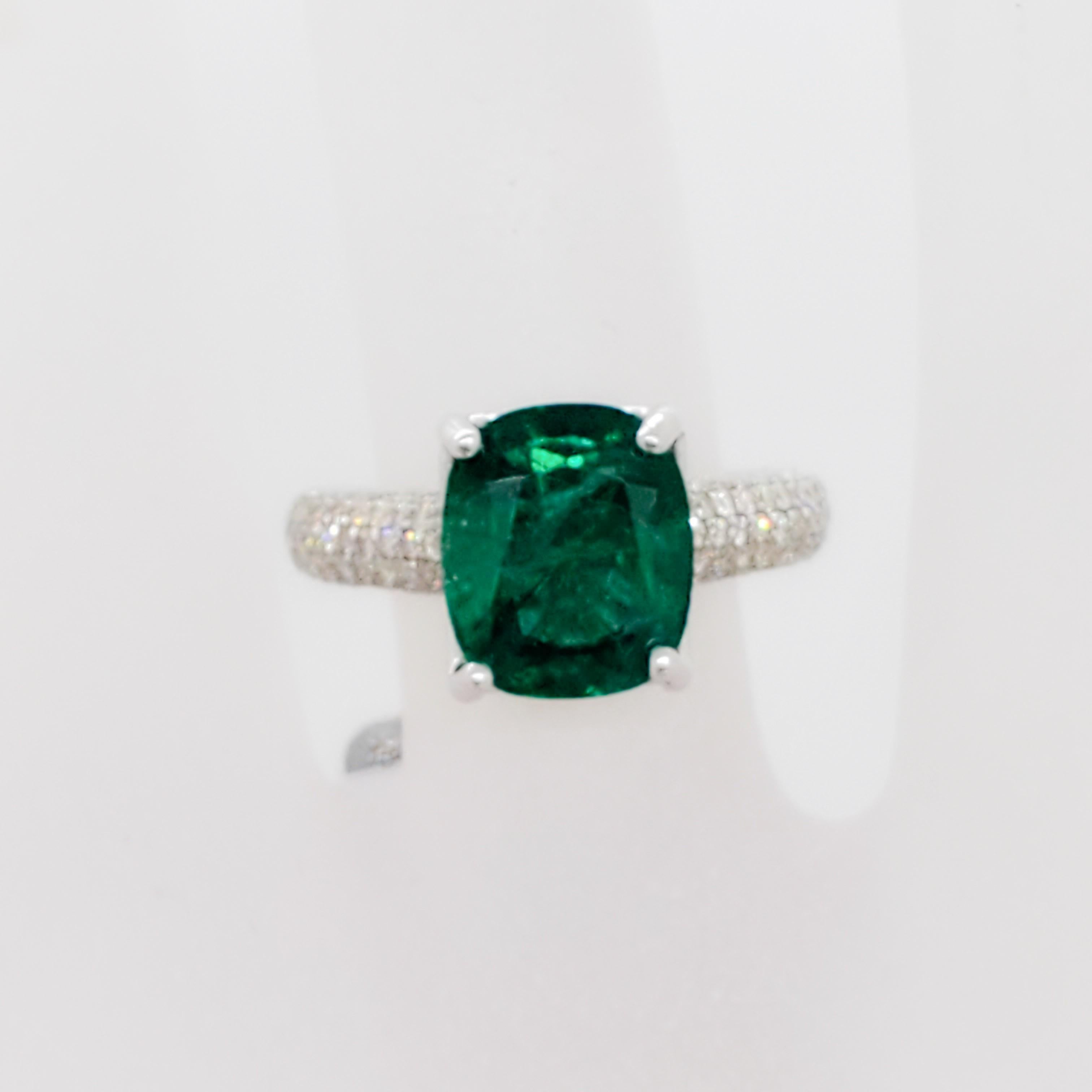 Estate Emerald Cushion and White Diamond Pave Cocktail Ring in 18 Karat Gold In Excellent Condition In Los Angeles, CA