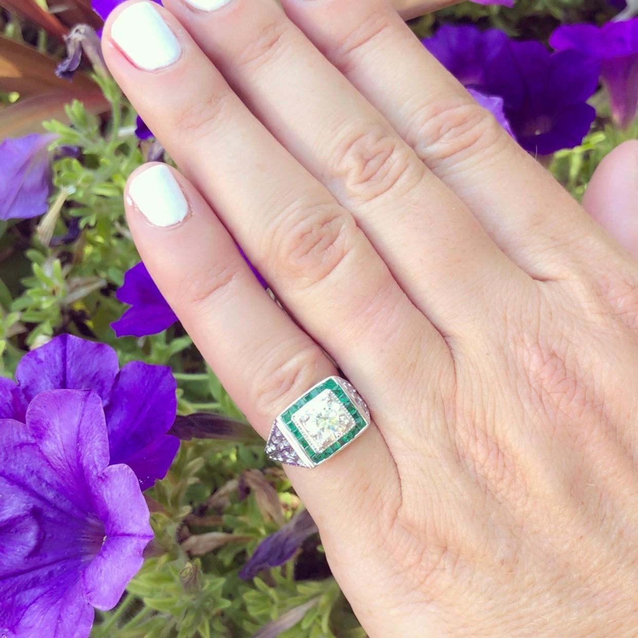 Estate Emerald Diamond and White Gold Ring In Excellent Condition In San Francisco, CA