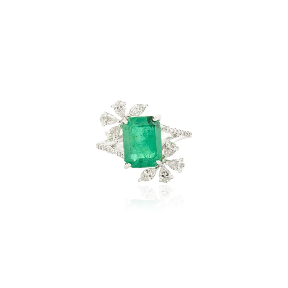 En vente :  Bague de mariage grappe d'émeraudes et de diamants en or blanc massif 18 carats 3