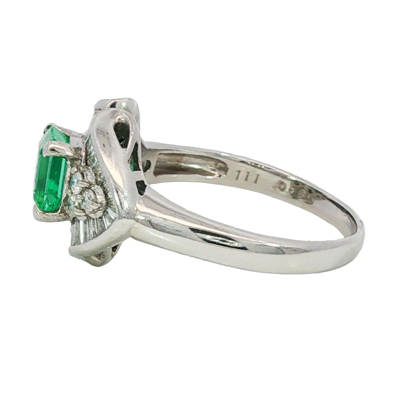 Estate Smaragd Diamant Cocktail Ring Platin ~1.96ctw Größe 9 Damen im Angebot