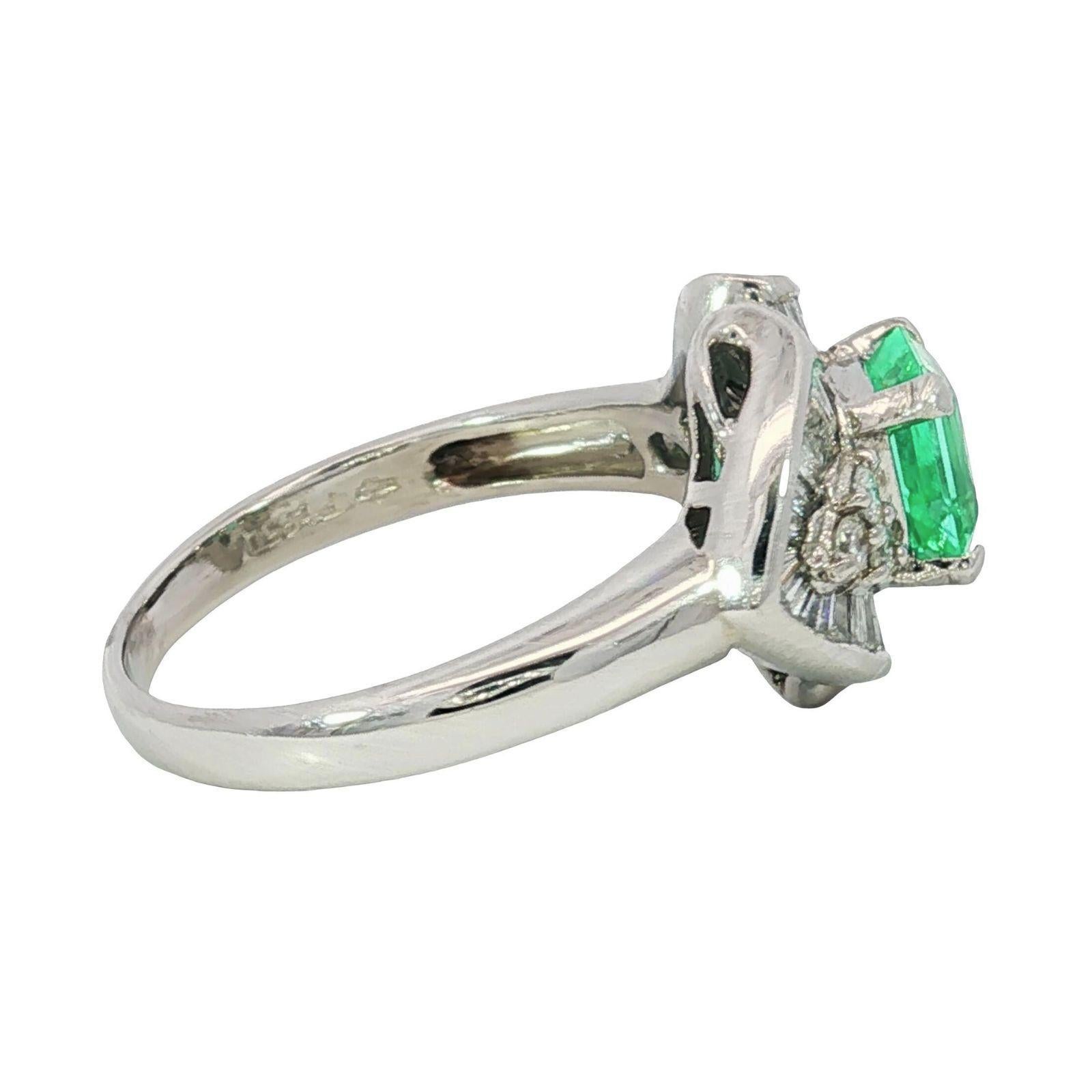 Estate Smaragd Diamant Cocktail Ring Platin ~1.96ctw Größe 9 im Angebot 2