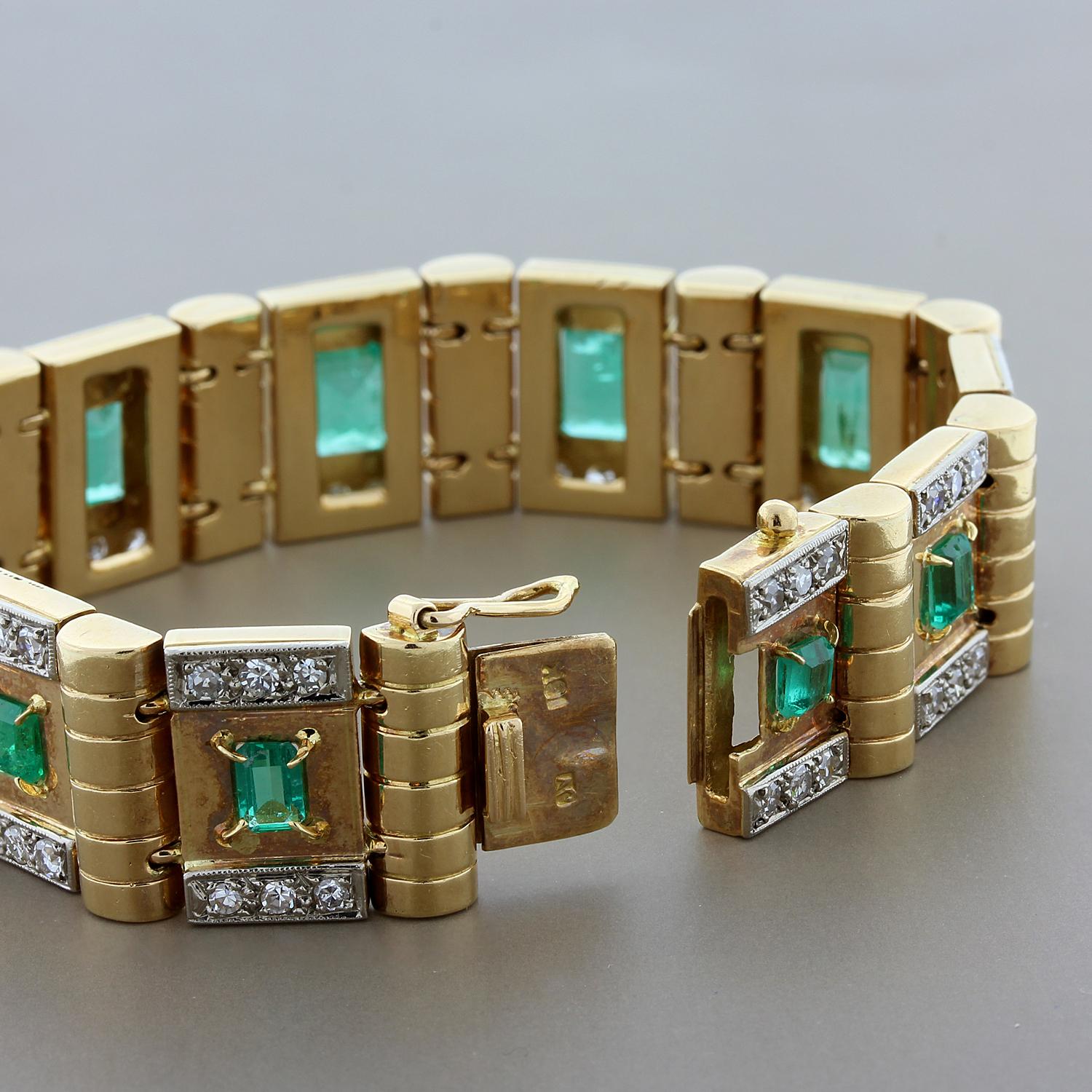 Estate Emerald Diamond Gold Bracelet In Excellent Condition In Beverly Hills, CA