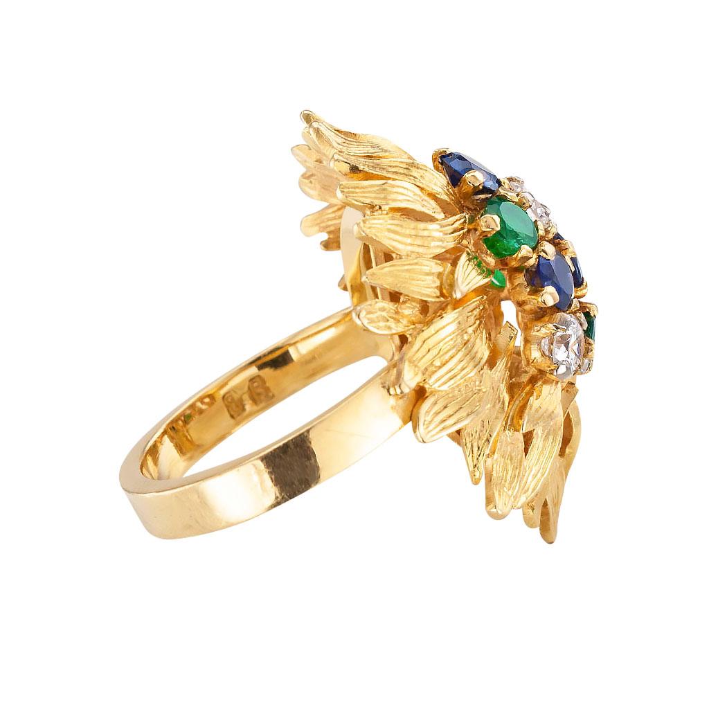 Estate Emerald Diamond Sapphire Yellow Gold Cluster Ring In Good Condition In Los Angeles, CA