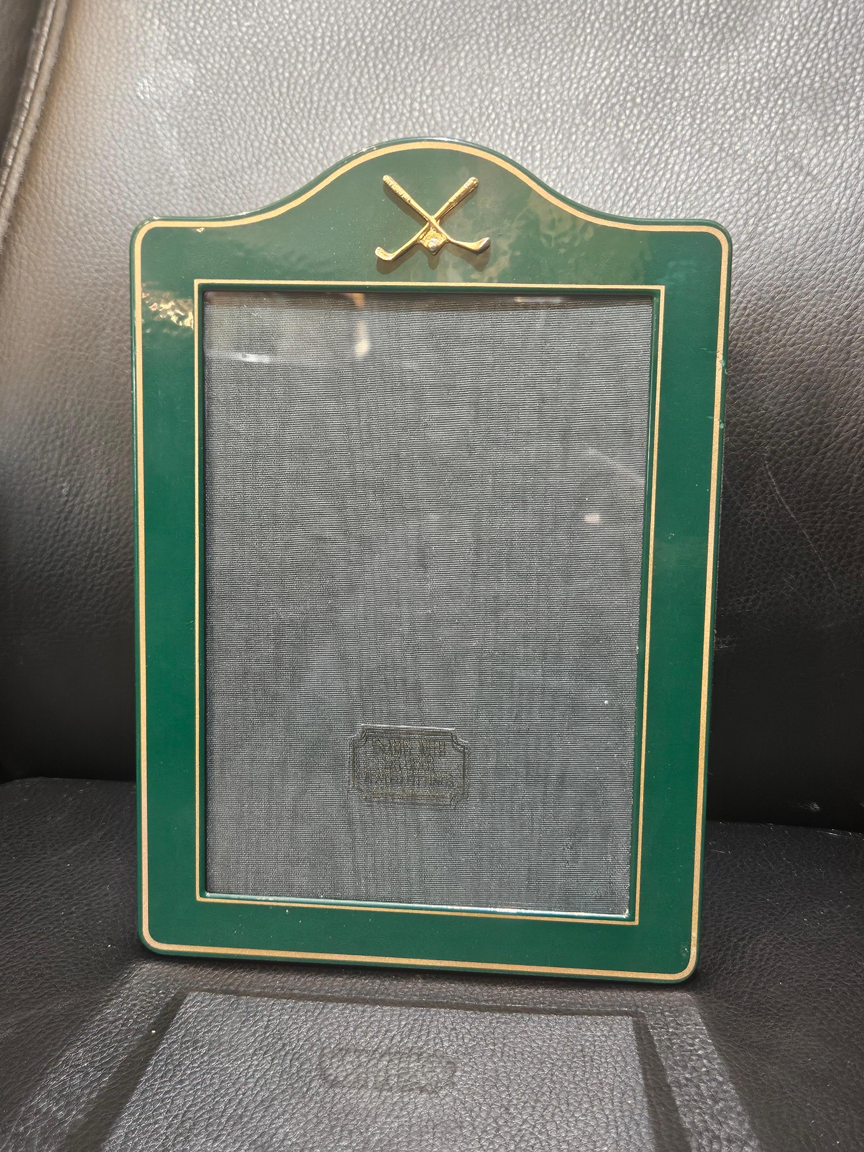 Nachlass Smaragdgrüne Emaille 22CT Gold England Golf-Bilder-Fotorahmen im Zustand „Gut“ im Angebot in New York, NY