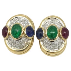 Pendientes de botón con cúpula de esmeralda, rubí y zafiro en oro amarillo de 18k