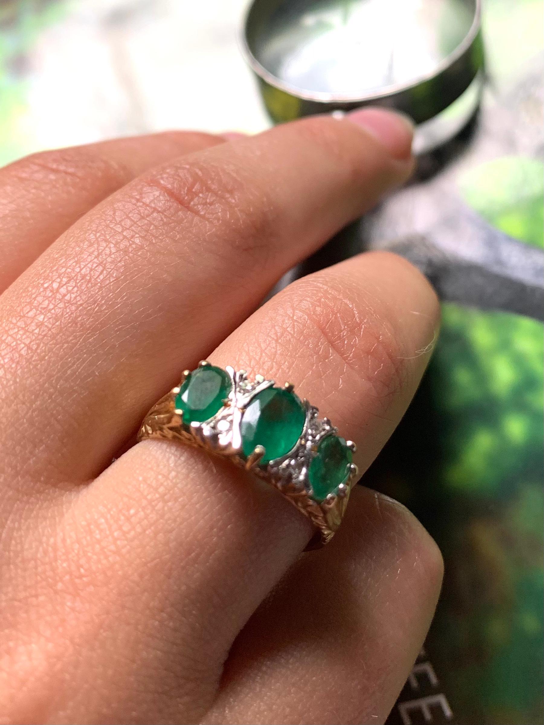 Women's or Men's Estate Emerald Three-Stone Ring, 18 Karat Yellow Gold and Diamonds For Sale
