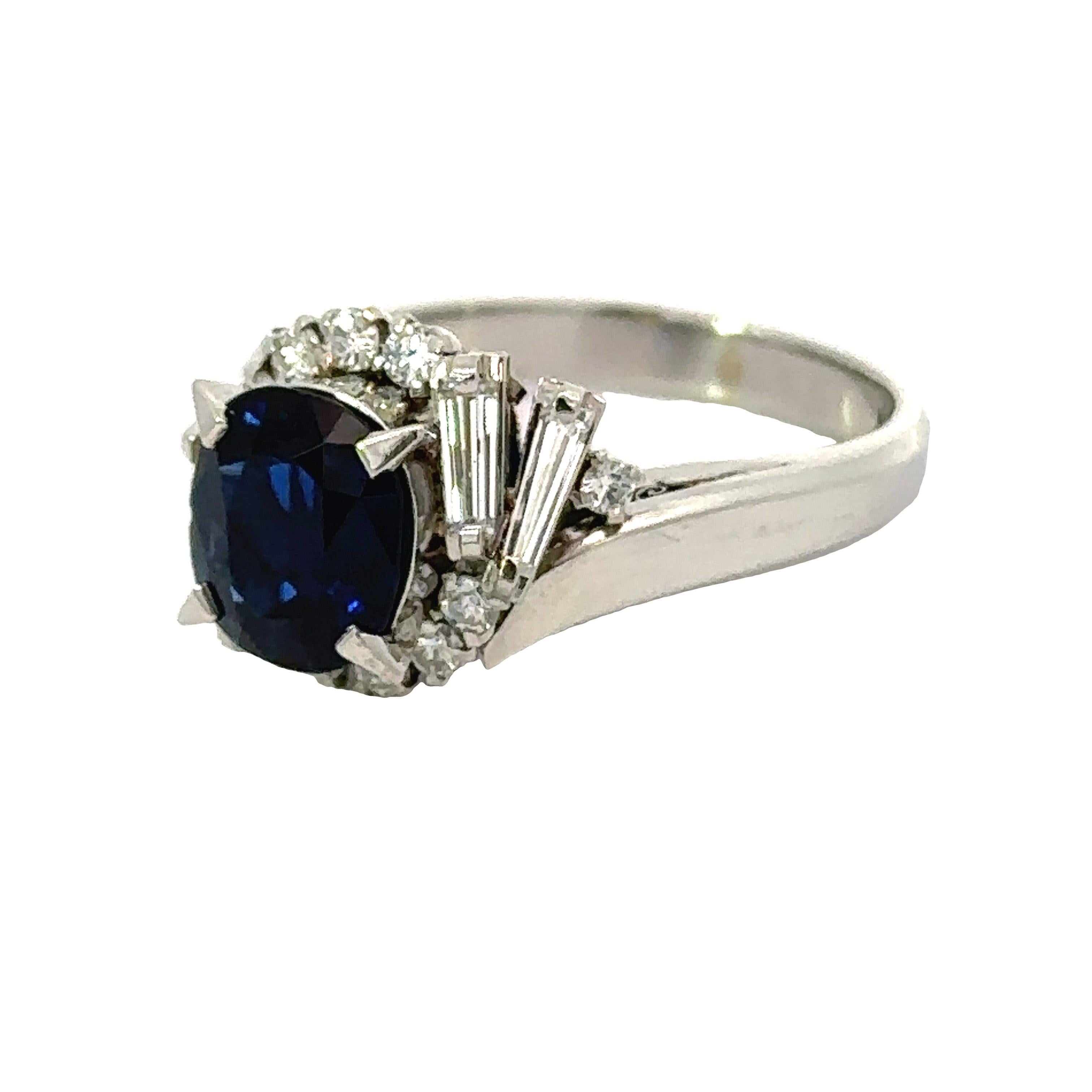 Bague saphir ovale 1,98 ct Diamant Platine 14208 Bon état - En vente à Derby, NY