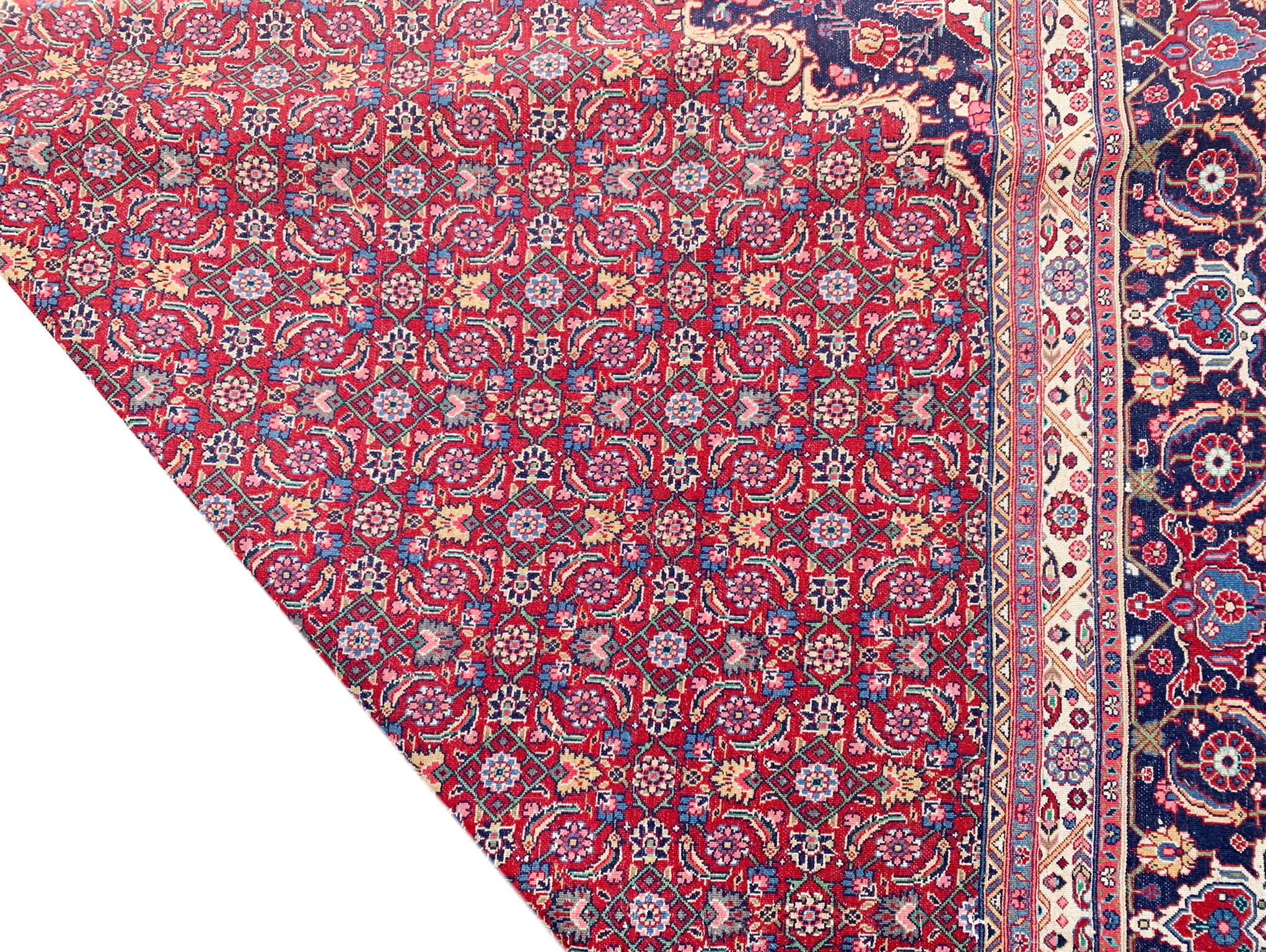Anwesen Fine Tabriz (Ende des 20. Jahrhunderts) im Angebot