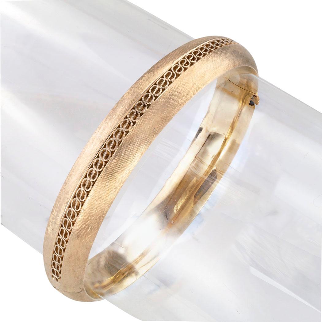 Estate Florentine Hinged Yellow Gold Bangle Bracelet In Good Condition In Los Angeles, CA