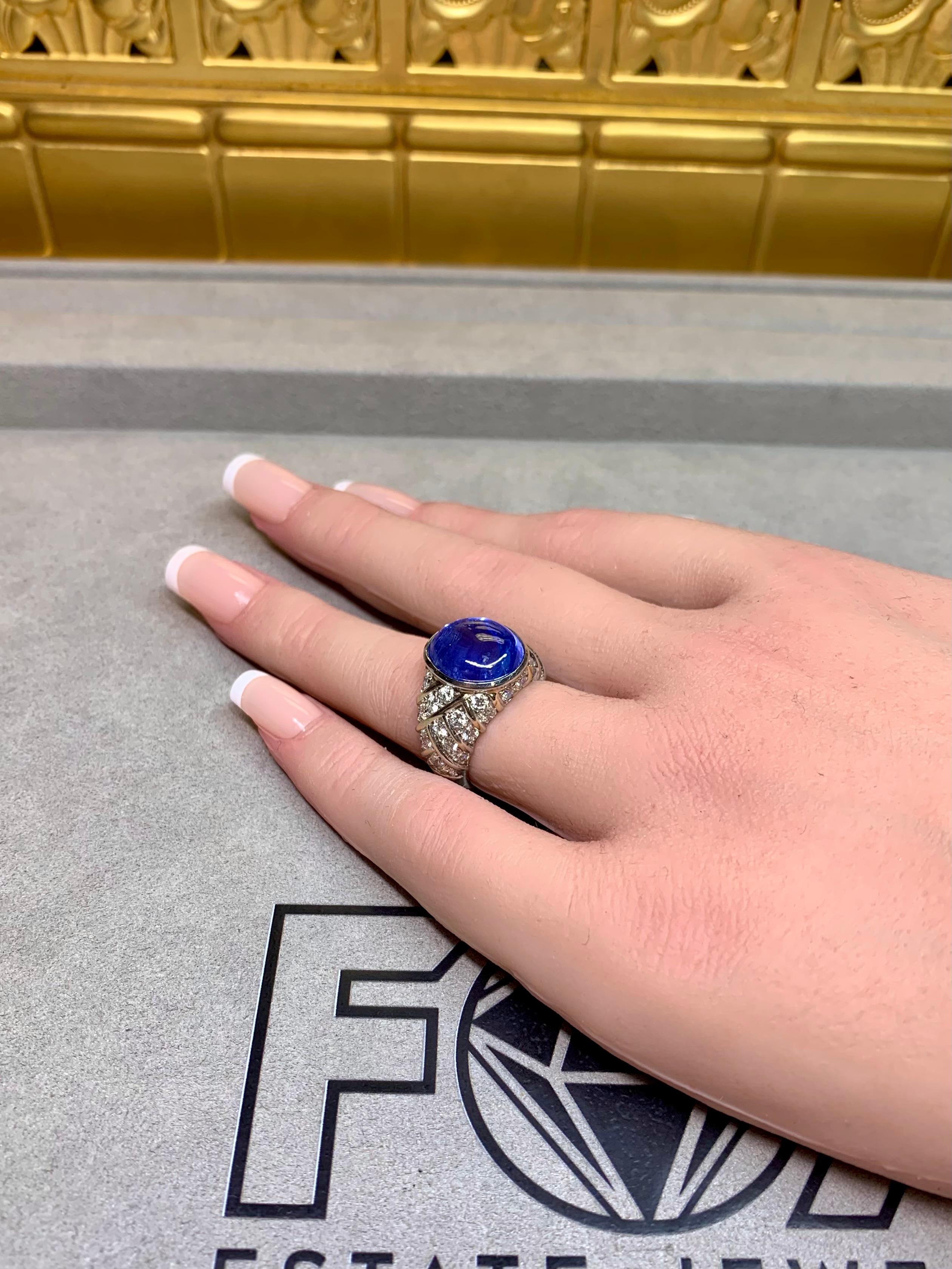 Anillo de cóctel francés de 18 quilates con cabujón de zafiro y diamantes GIA sin calor 14,59 ctw en venta 6