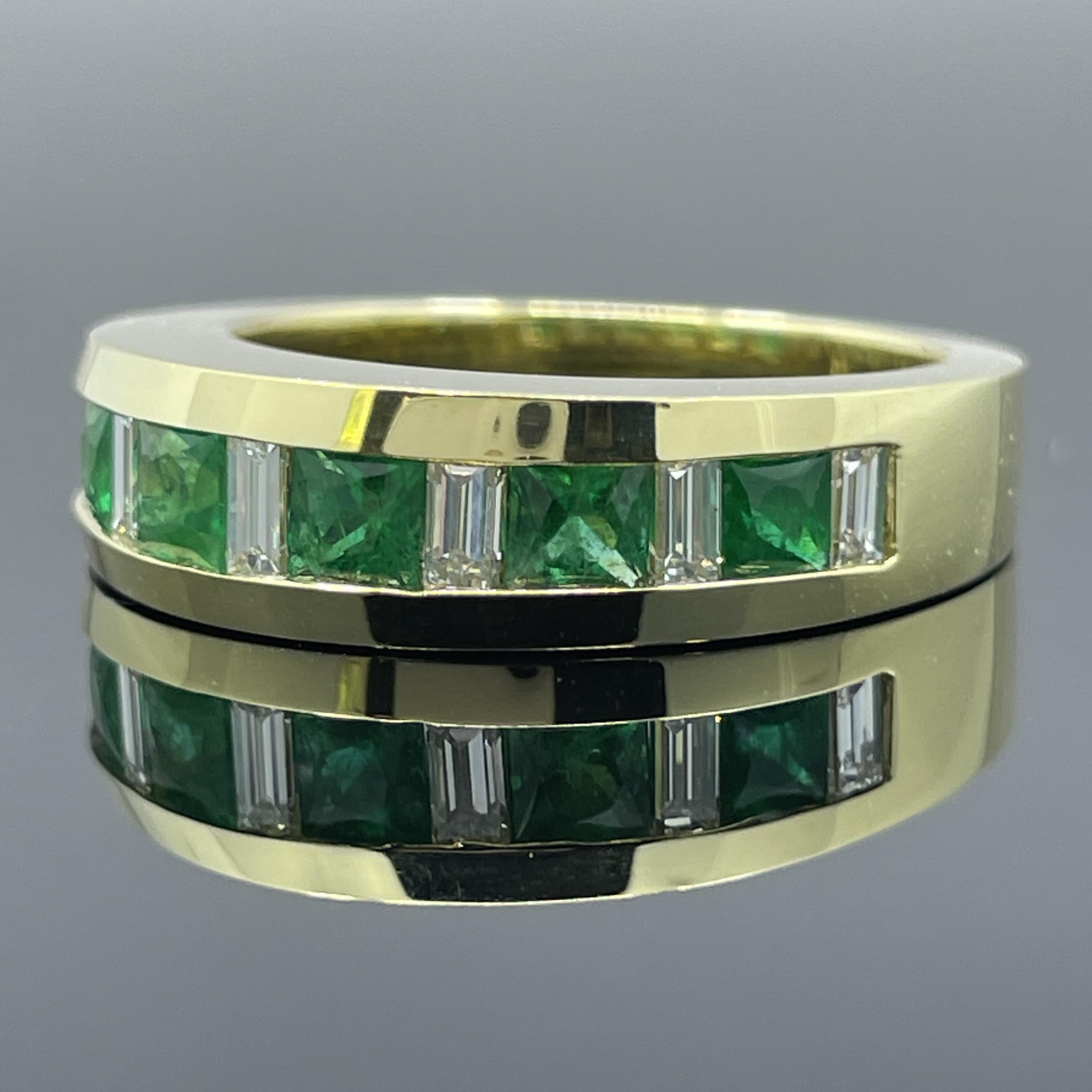 Fedina in oro giallo 18K con smeraldo e diamante taglio francese - E/VVS, 0.80ctw, misura 6.25

Un anello a fascia straordinariamente raffinato, realizzato in oro giallo 18 carati, che mostra una geometria nitida e colori saturi in un design di fine