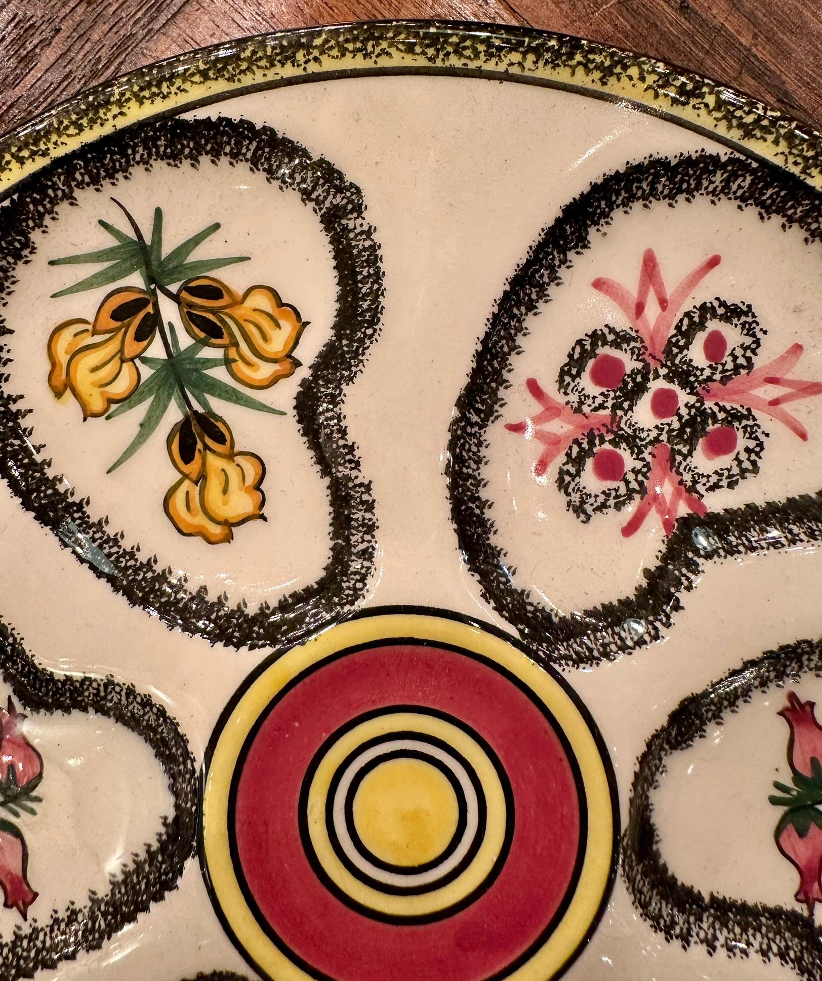 Plato de ostras de porcelana de loza francesa Henriot Quimper, alrededor de 1950. Francés en venta