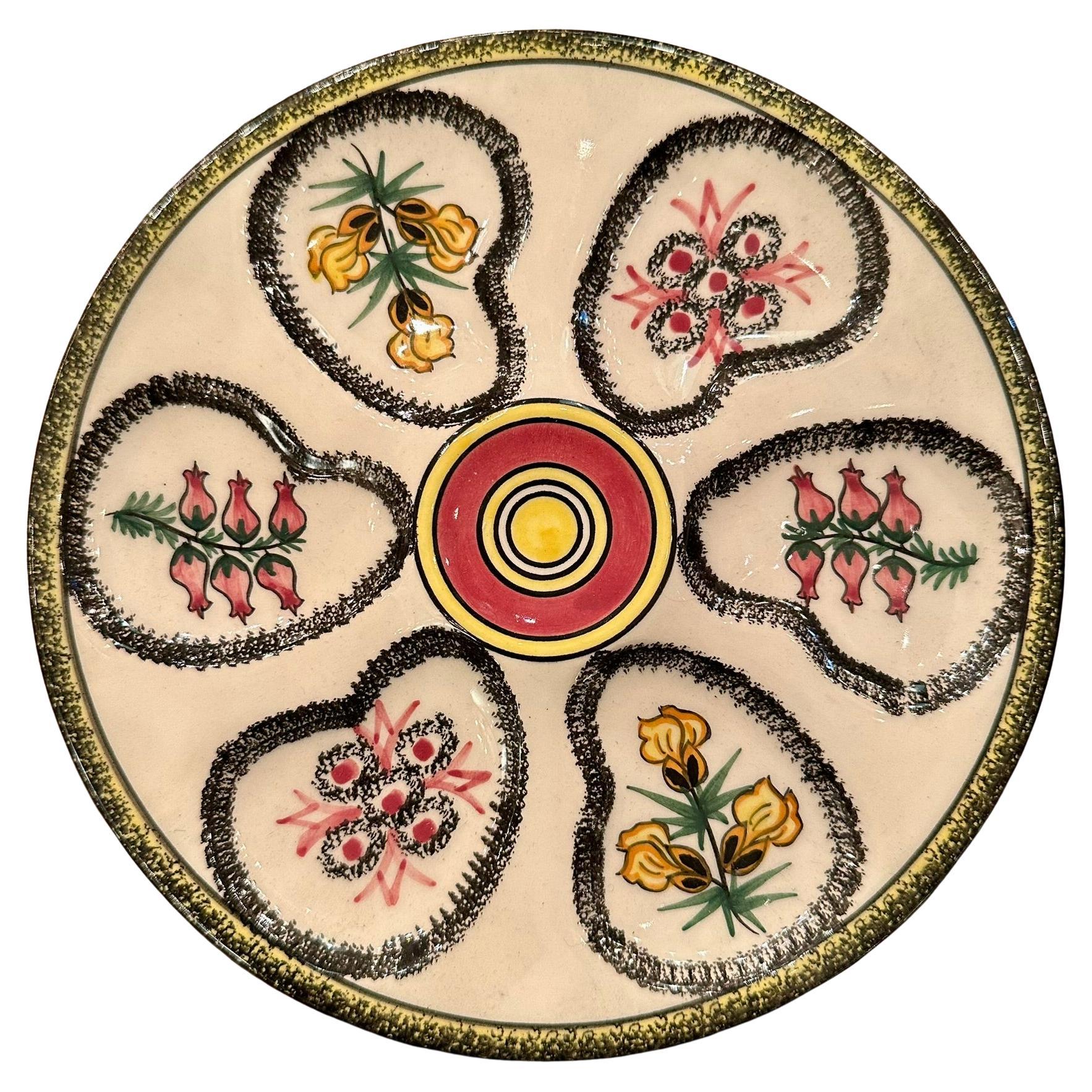 Plato de ostras de porcelana de loza francesa Henriot Quimper, alrededor de 1950. en venta