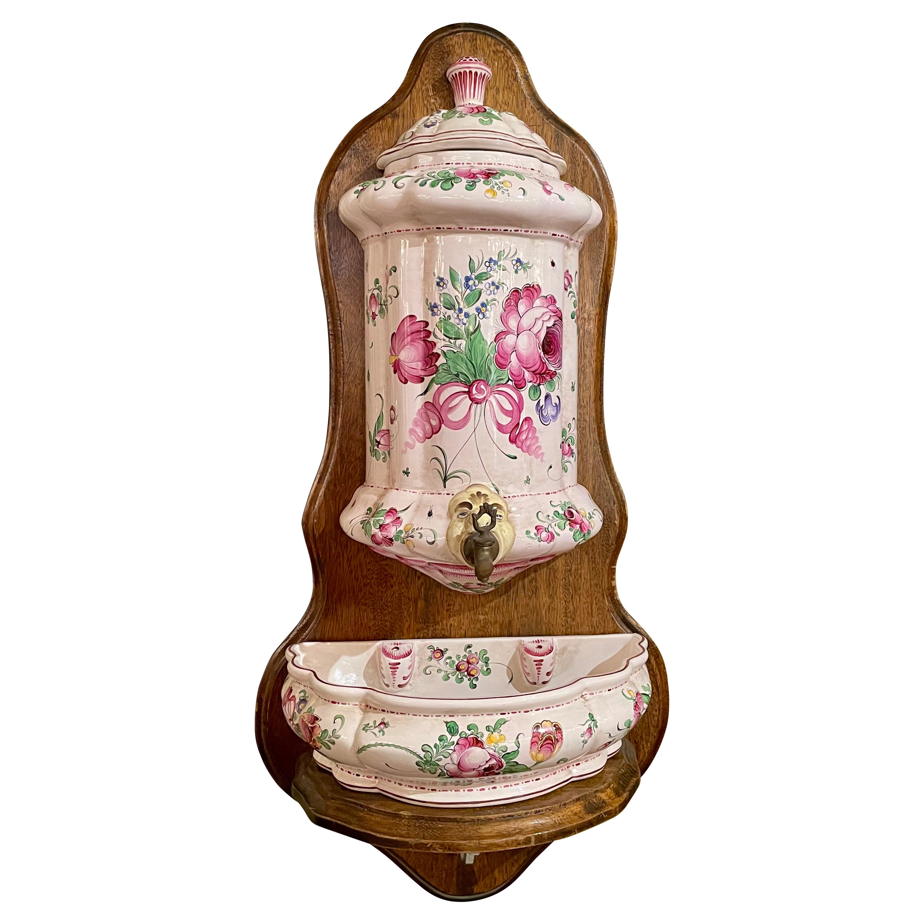 Lavabo en porcelaine de faïence française peint à la main sur panneau de bois