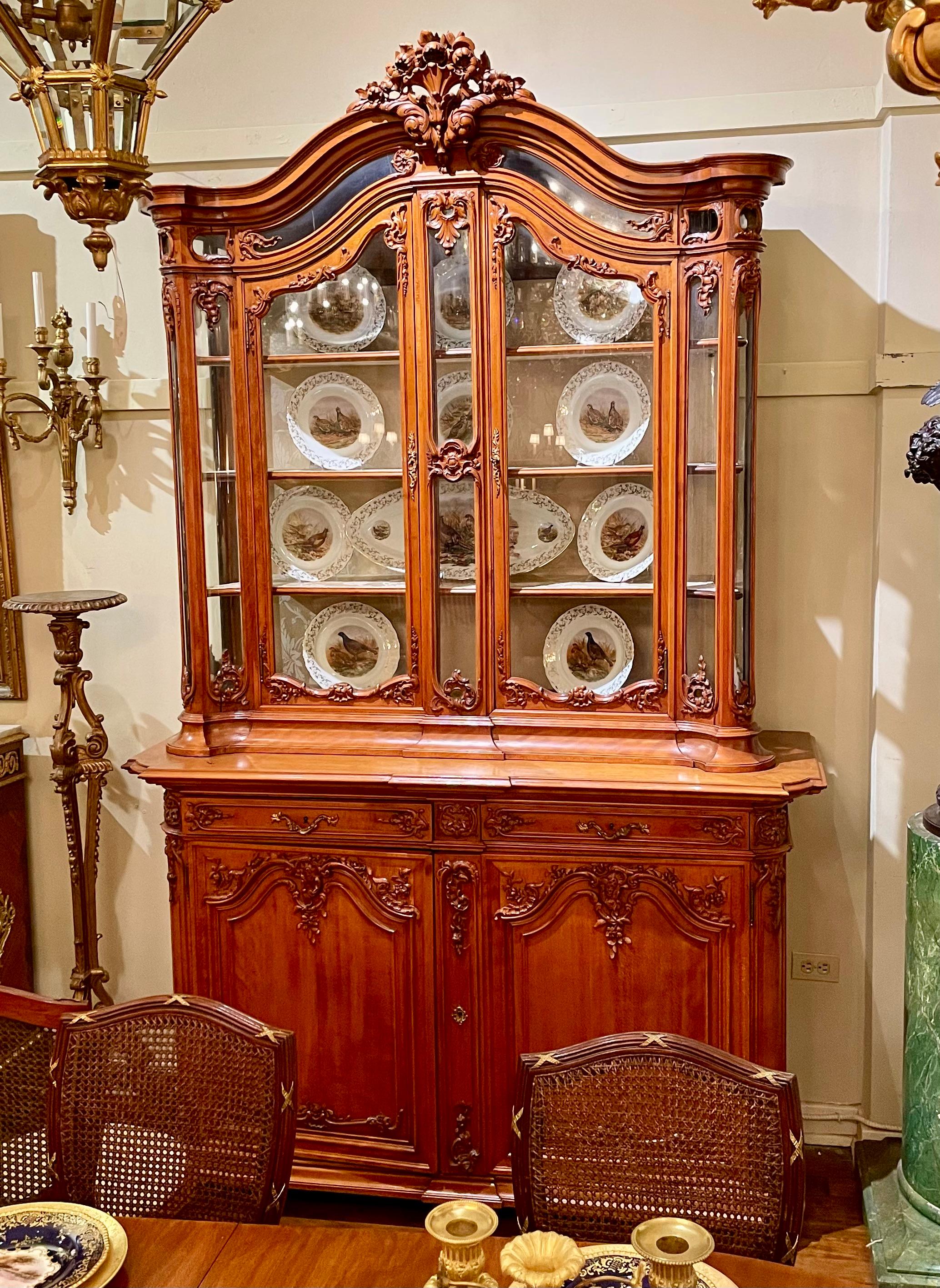 Service de 11 pièces en porcelaine de Limoges, 10 assiettes et 1 plateau en vente 8