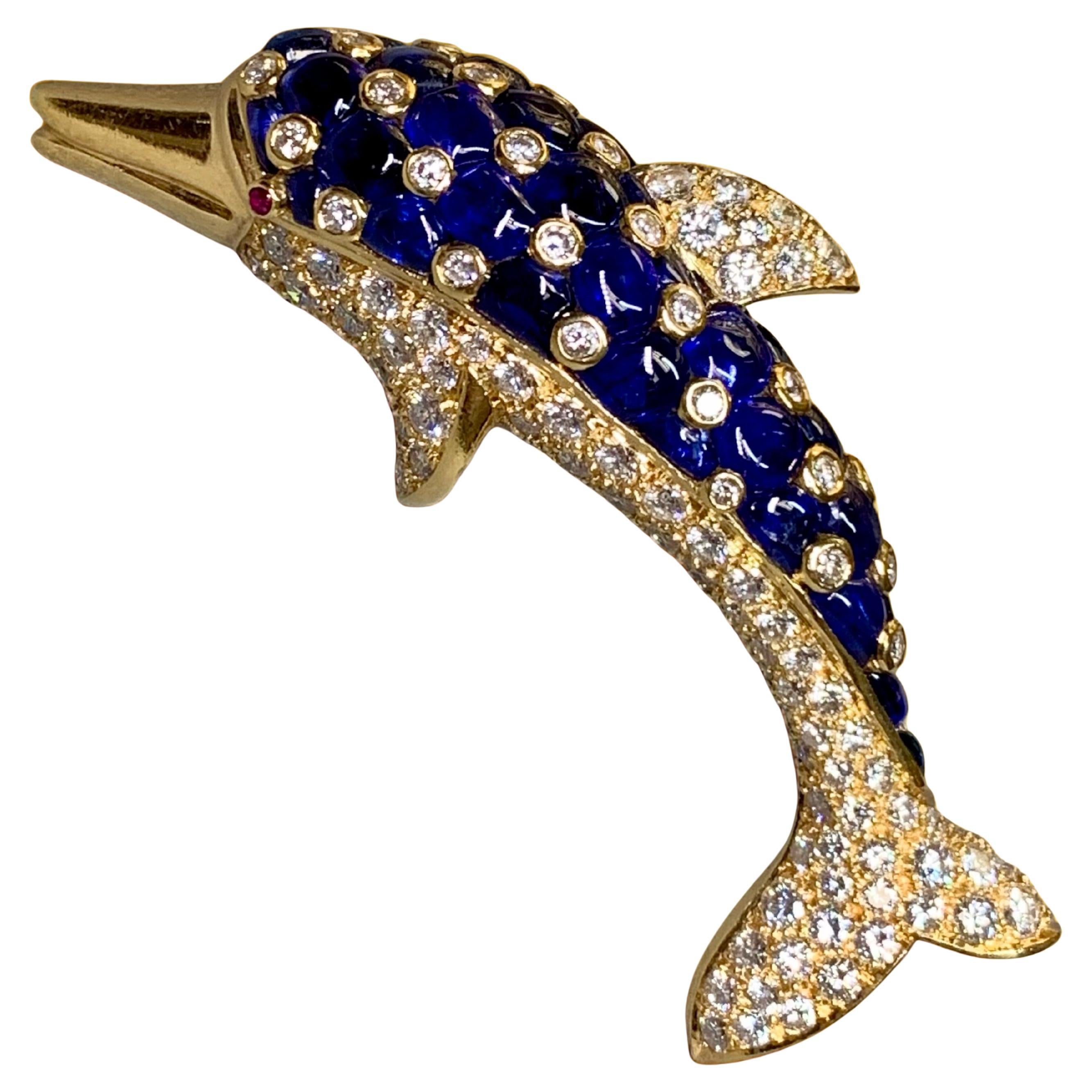 Estate Französisch Pierre Brun 18K Buff Top Saphir Diamant Rubin Delphin Brosche 8ctw im Angebot