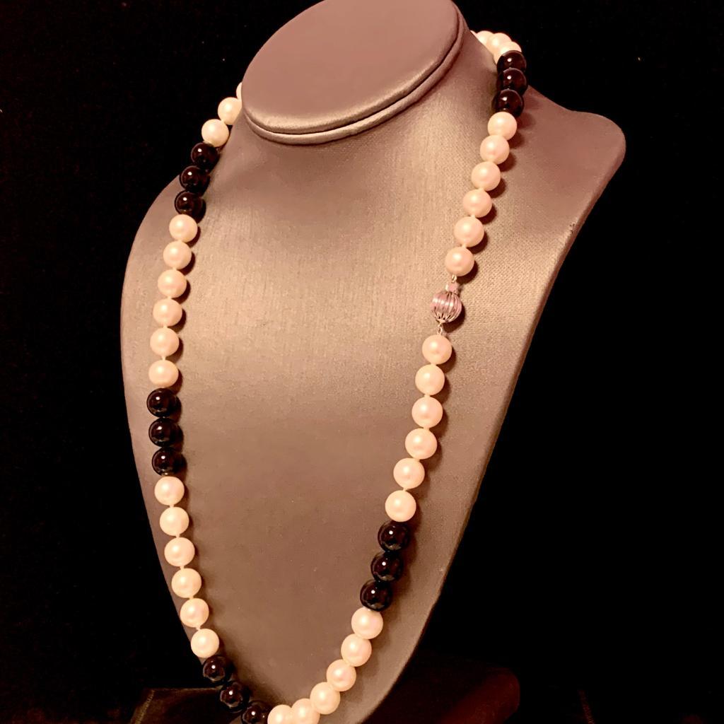 Round Cut Estate Freshwater Pearl Onyx Necklace 14 Karat Gold 10.25 mm Certified