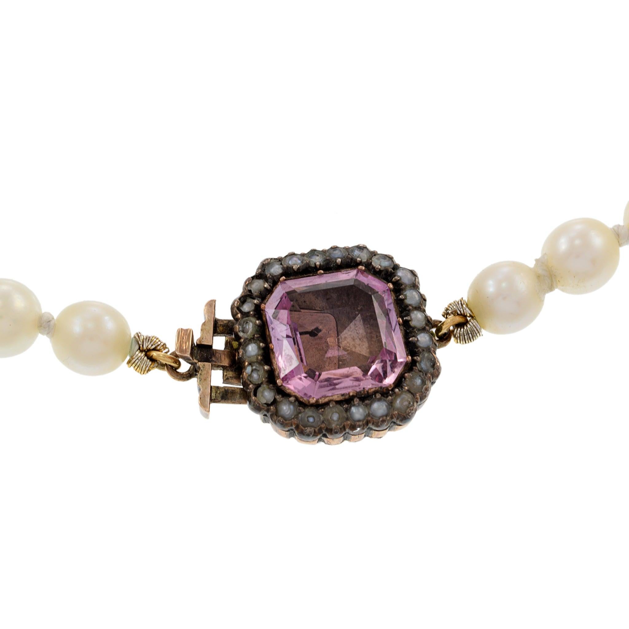 Estate Genuine Japanese Akoya Graduated Pearl Necklace with Pink Tourmaline Clas In Excellent Condition For Sale In New York, NY