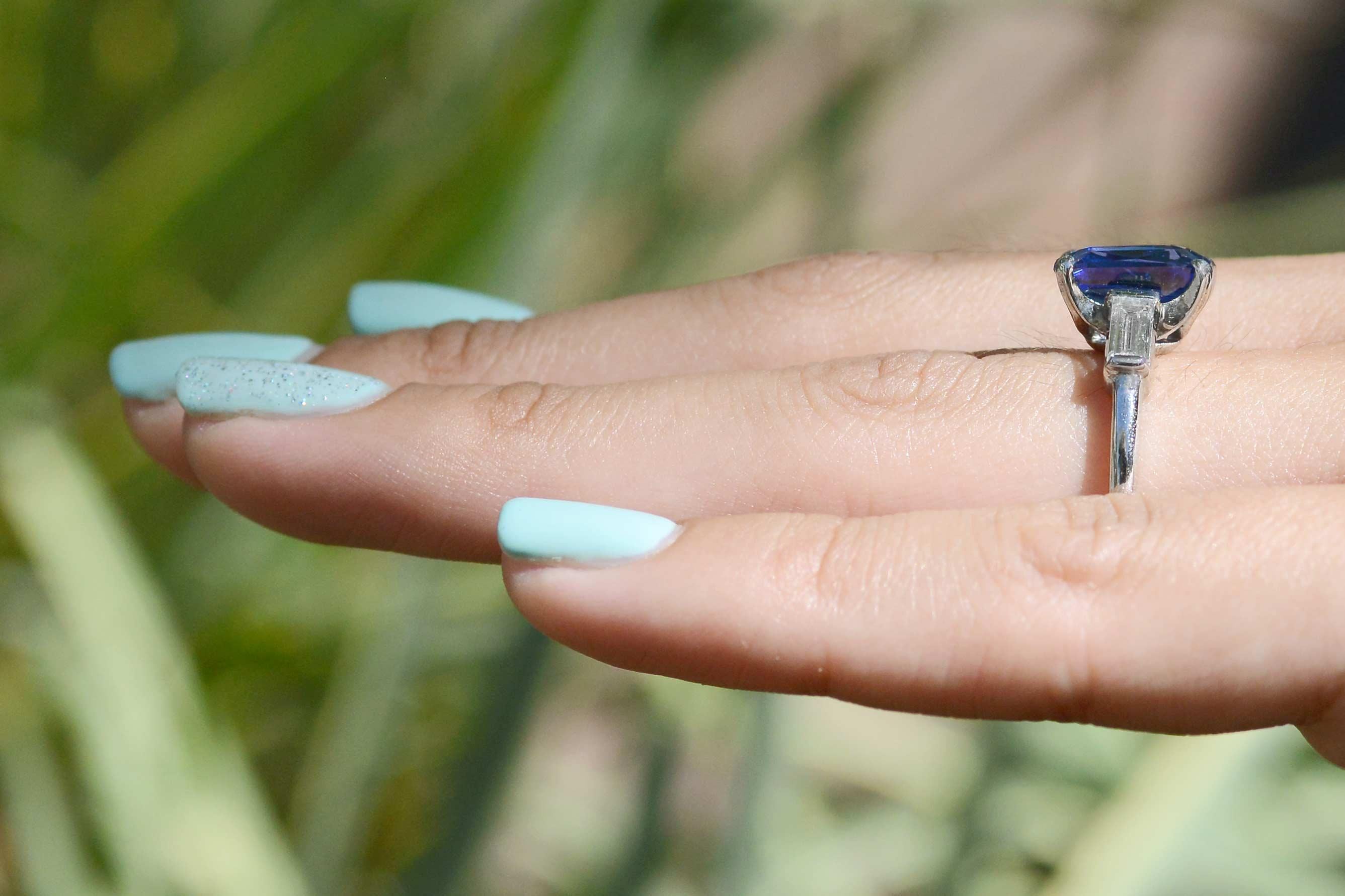 4 carat blue sapphire