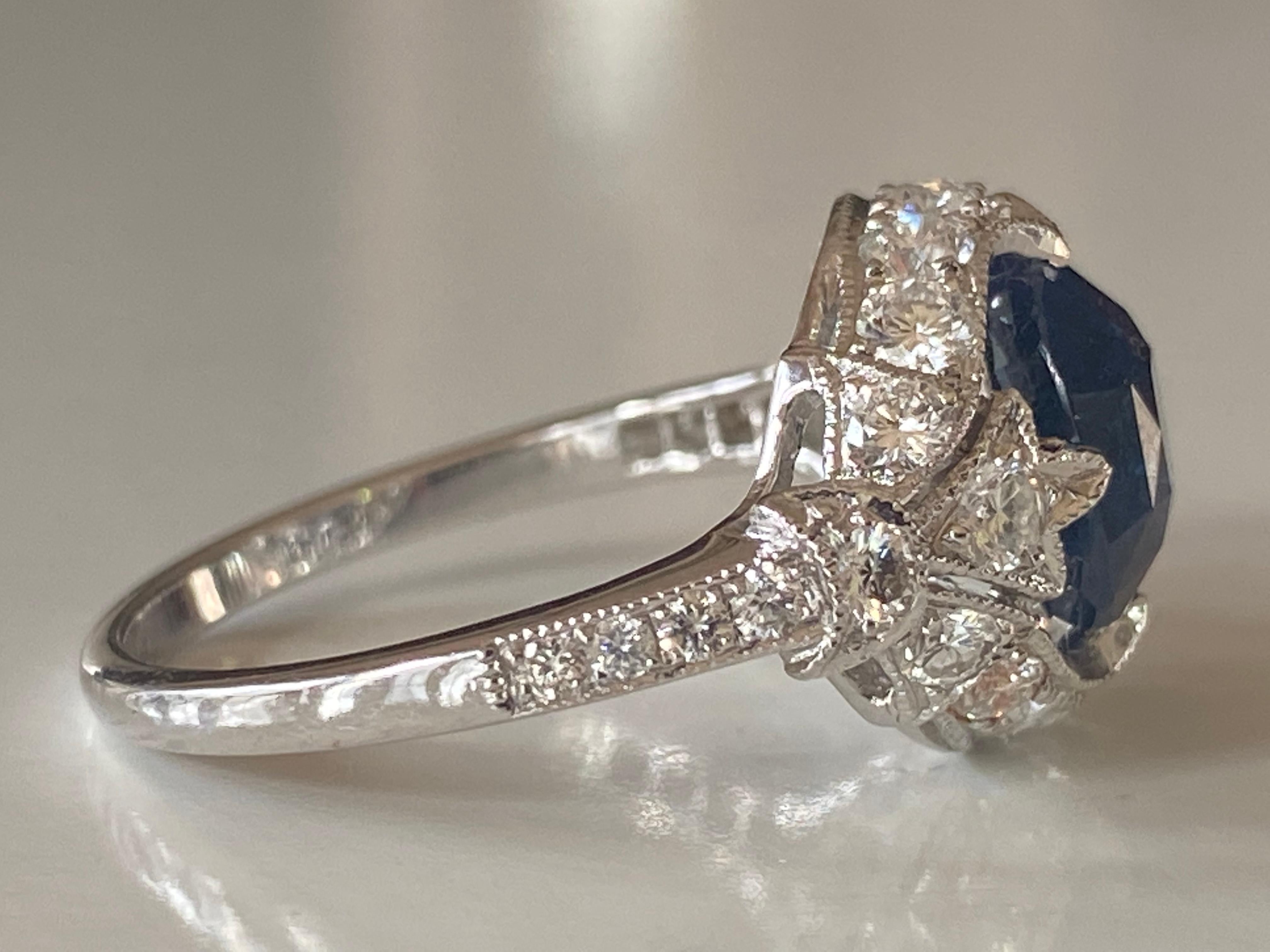 Contemporary Estate GIA Certified Natural Sri Lankan Sapphire and Diamond Ring For Sale