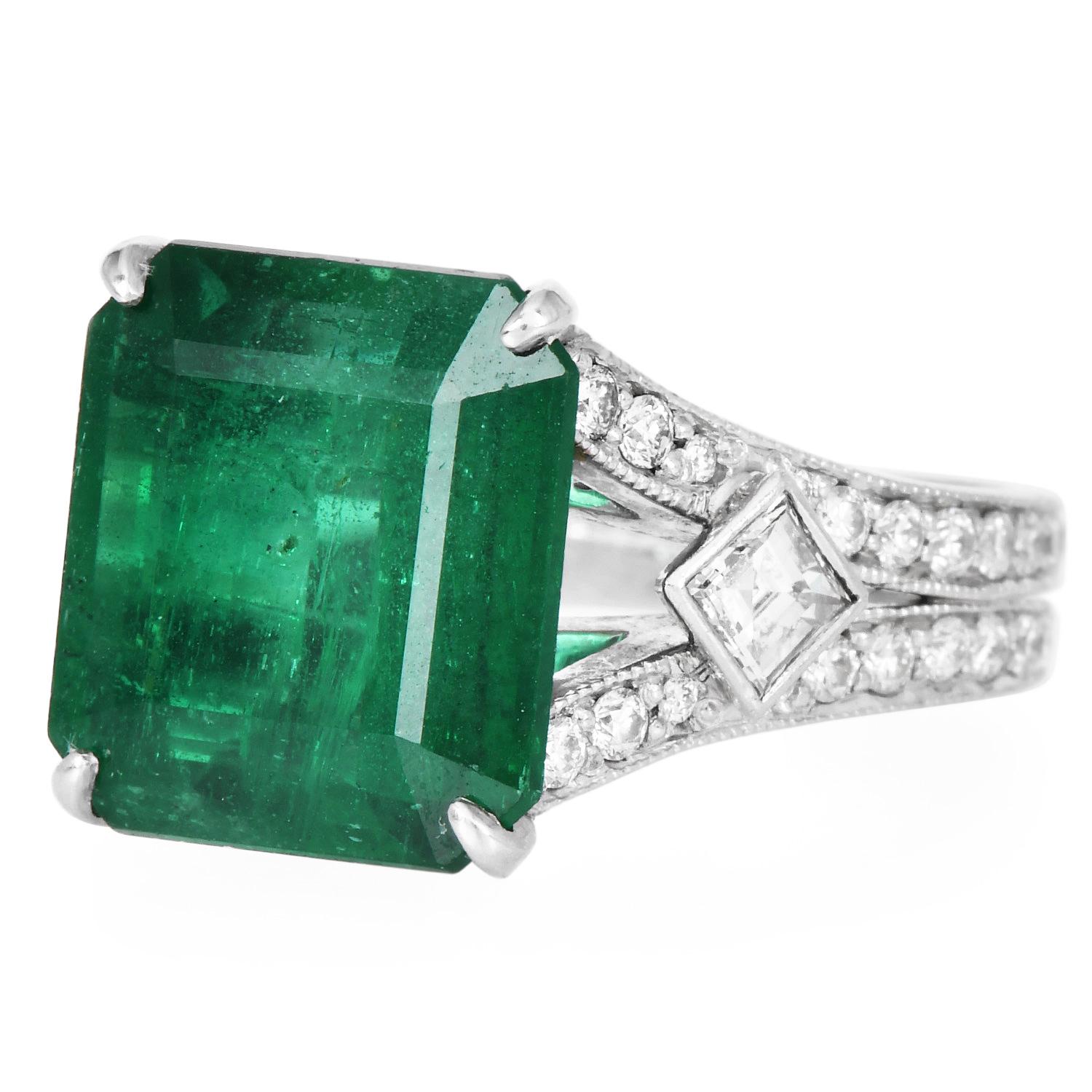 Estate GIA Emerald 6.75cts Diamond Platinum Cocktail Ring In Excellent Condition For Sale In Miami, FL