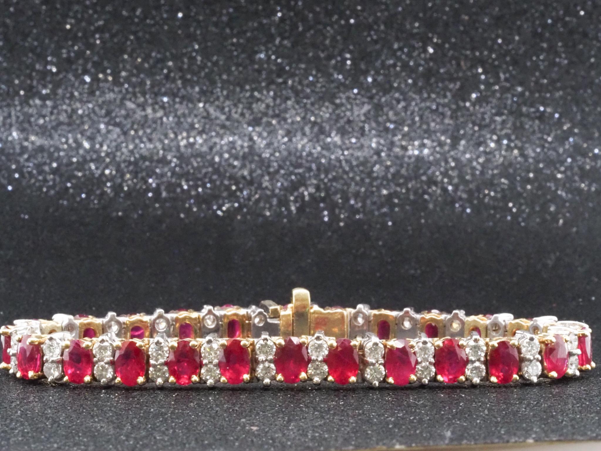 Pulsera de oro de 18 quilates con rubí de Birmania y diamantes 
