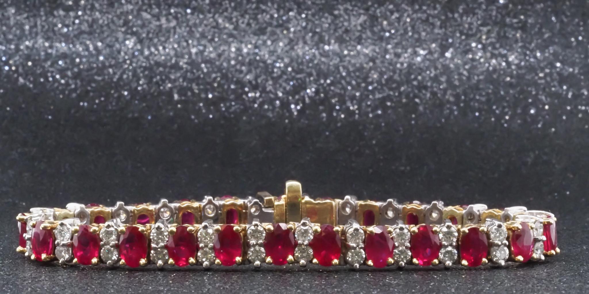 Pulsera de oro de 18 quilates con rubí de Birmania y diamantes 