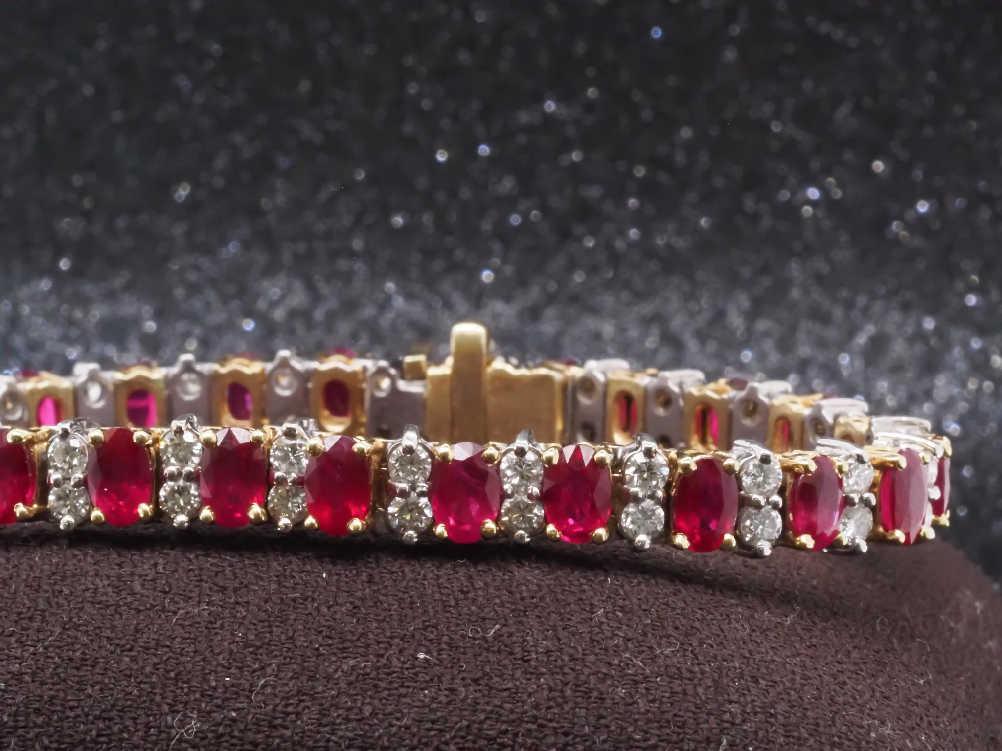 Pulsera de oro de 18 quilates con rubí de Birmania y diamantes 