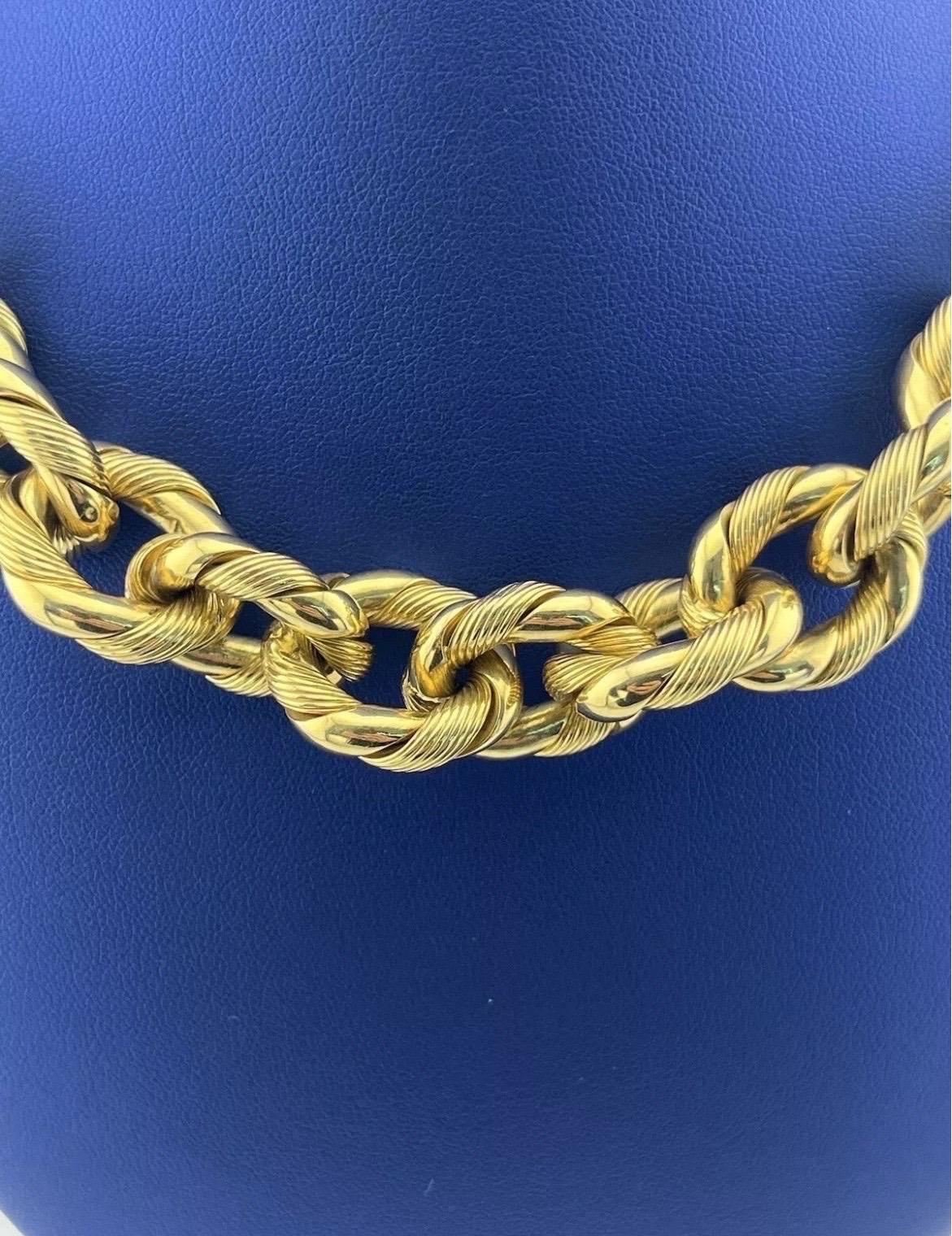 Gioielli Moda Italy, collier Rolo ovale torsadé en or jaune 18 carats, ancienne propriété Pour femmes en vente