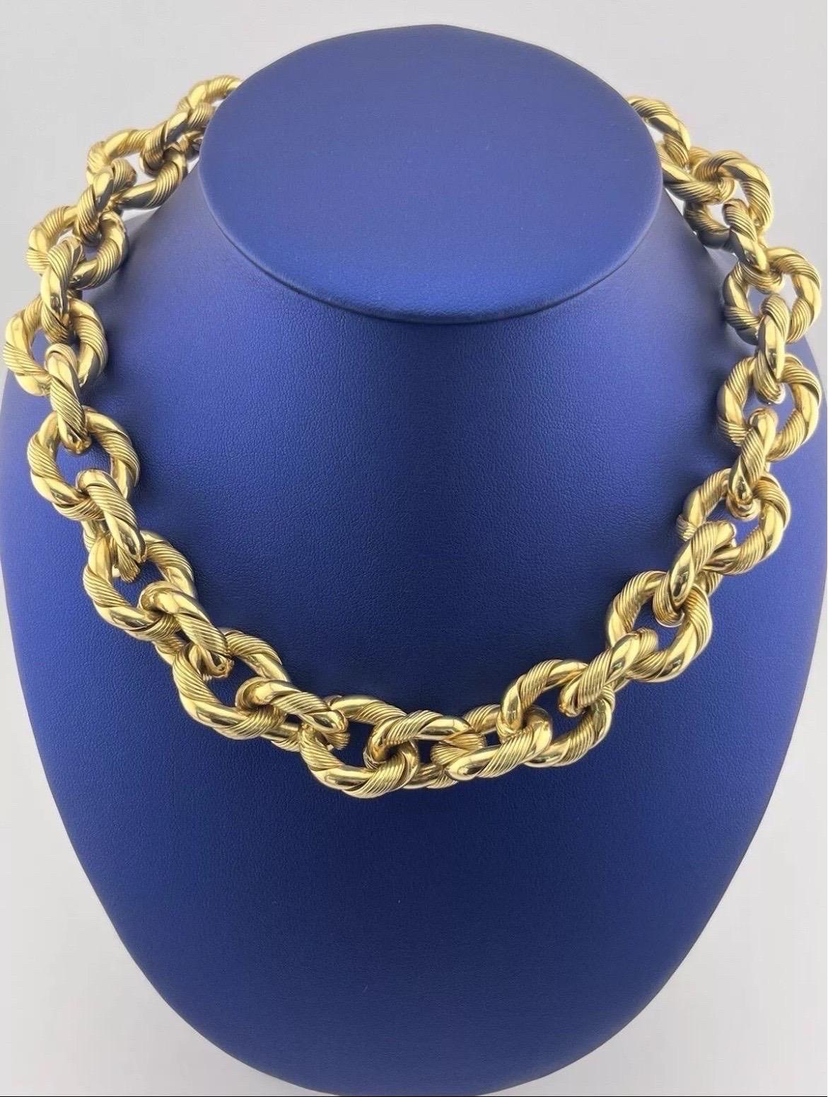 Gioielli Moda Italy, collier Rolo ovale torsadé en or jaune 18 carats, ancienne propriété en vente 1