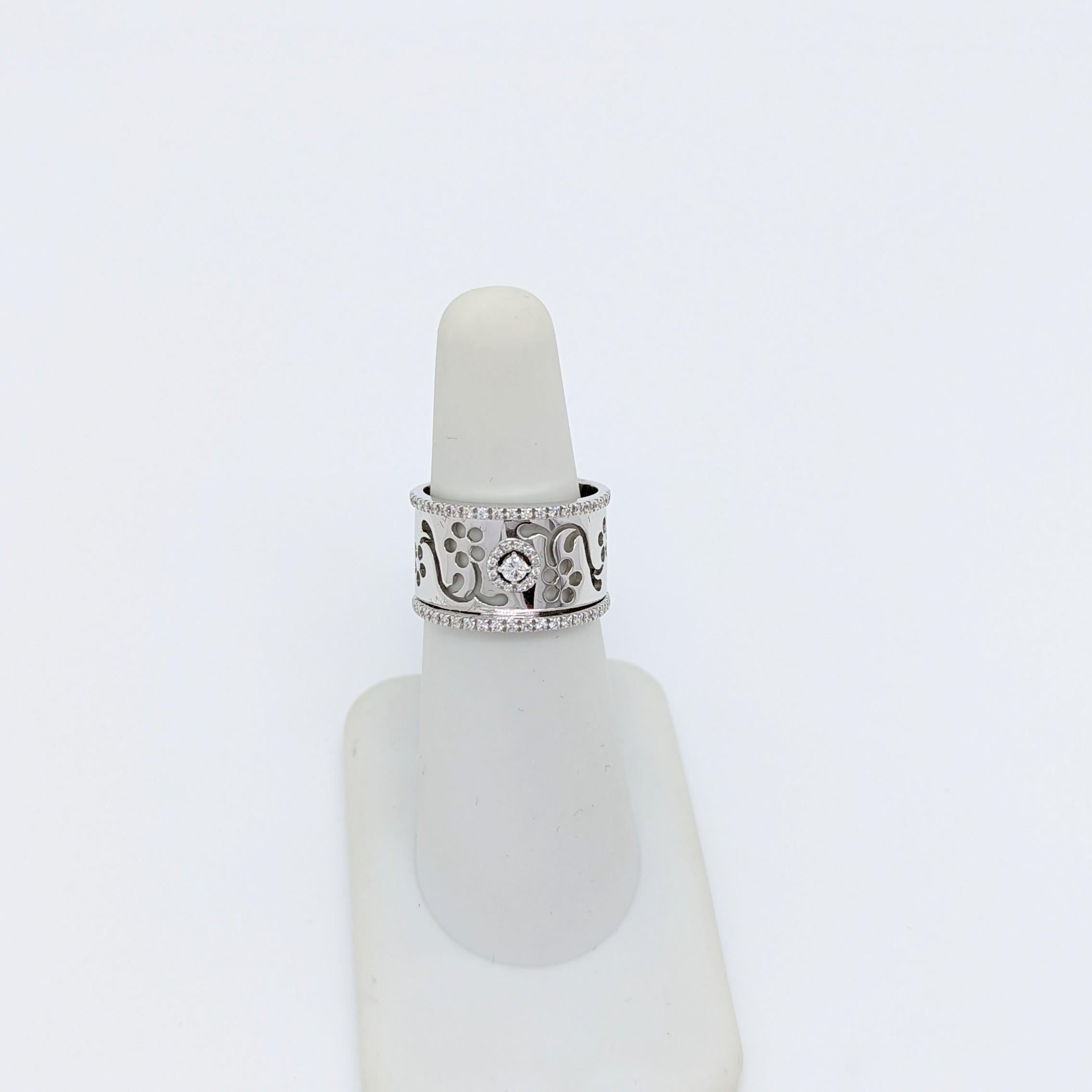 Round Cut Estate Giorgio Visconti White Diamond Round Design Ring in 18K White Gold For Sale