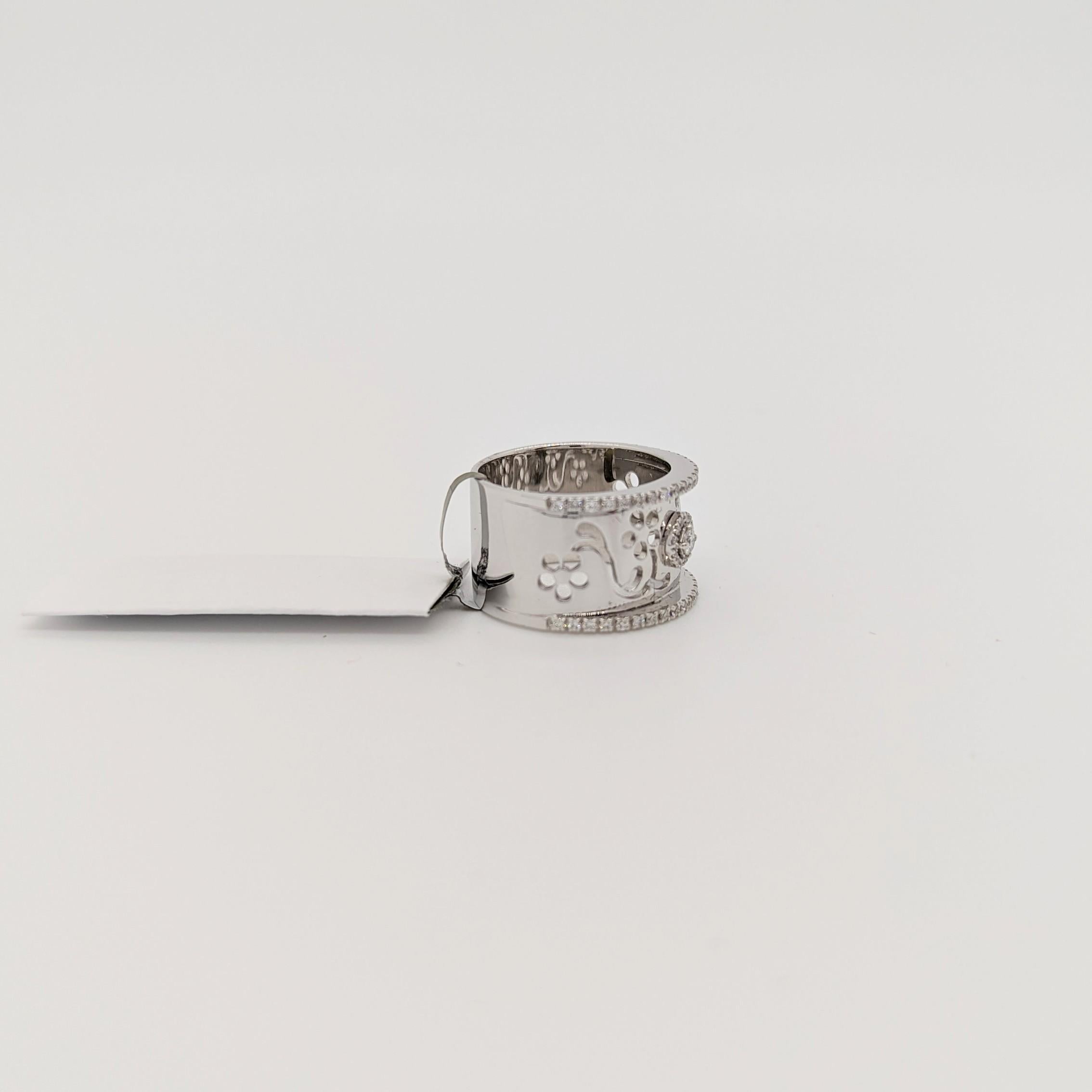 Estate Giorgio Visconti White Diamond Round Design Ring in 18K White Gold For Sale 2