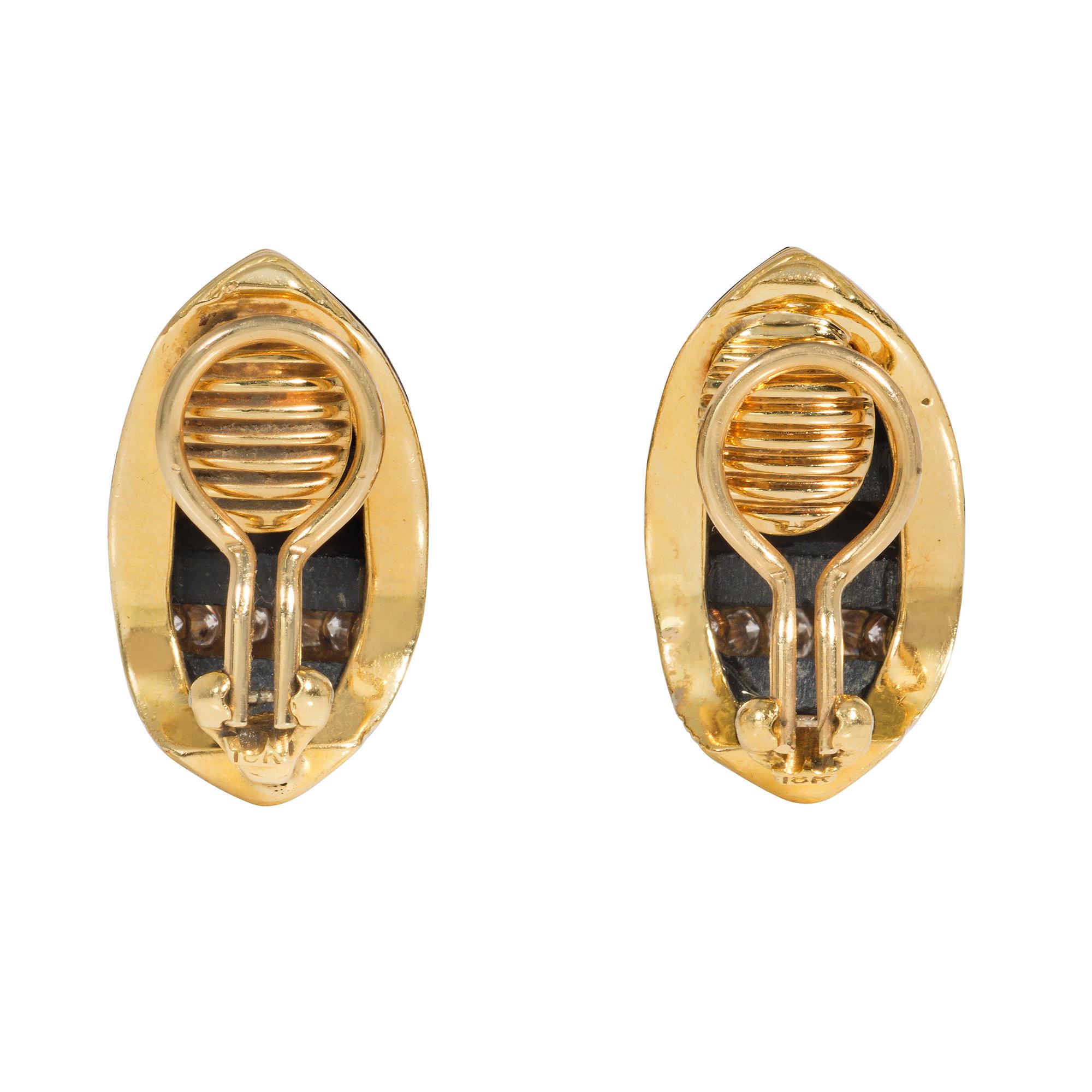 Estate Gold, Diamant und Onyx gestreiftes Design Clip-Ohrringe (Moderne) im Angebot