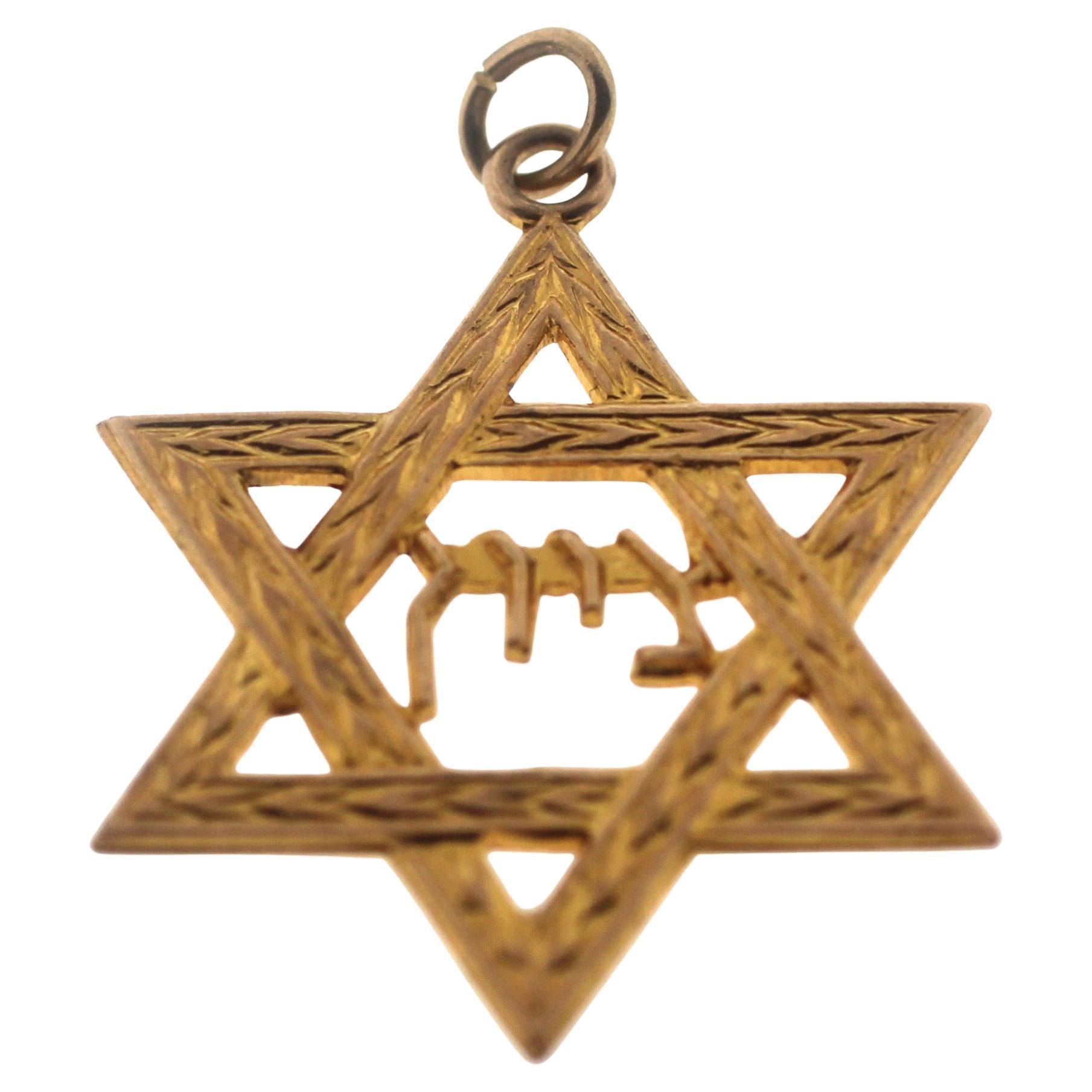 Estate Golden Jewish Star Of David pendant Judaica Charm necklace